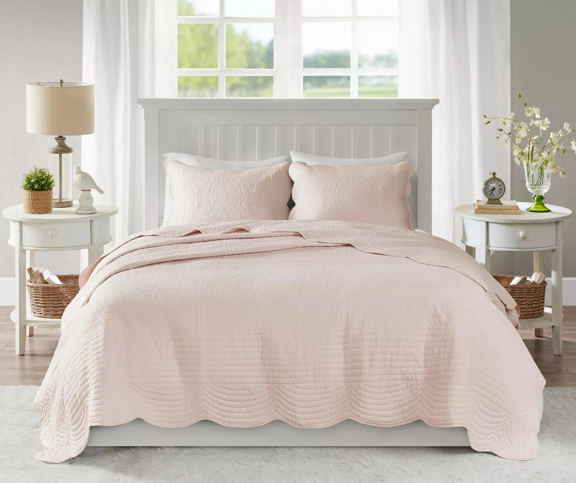 Genoa Blush Scalloped Full/Queen 3-Piece Coverlet Set