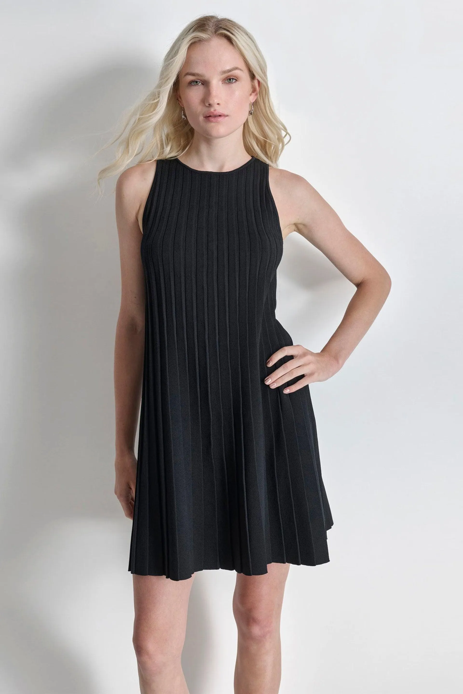 RIBBED KNIT DRESS WITH PLEATING