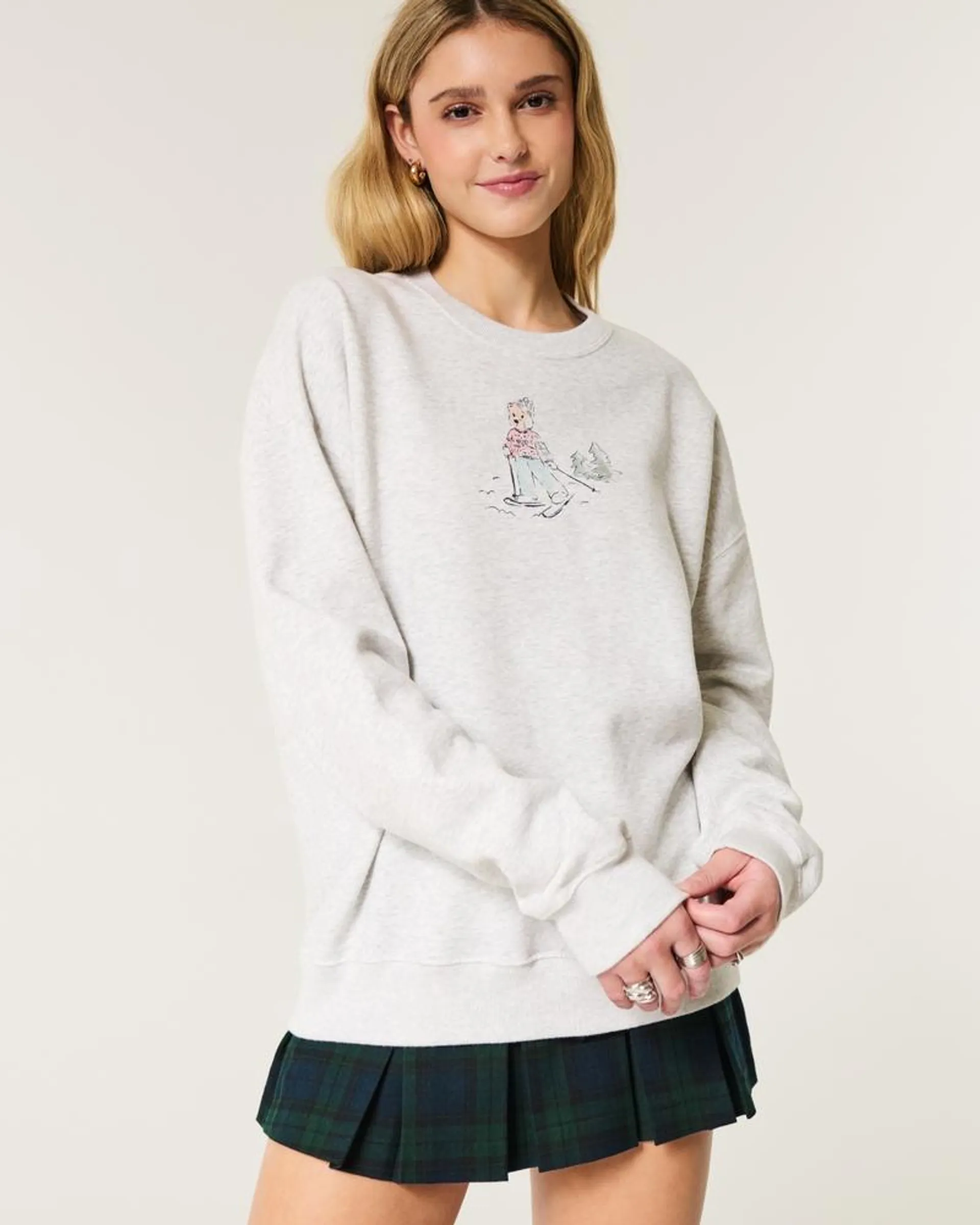 Oversized Bear Graphic Crew Sweatshirt