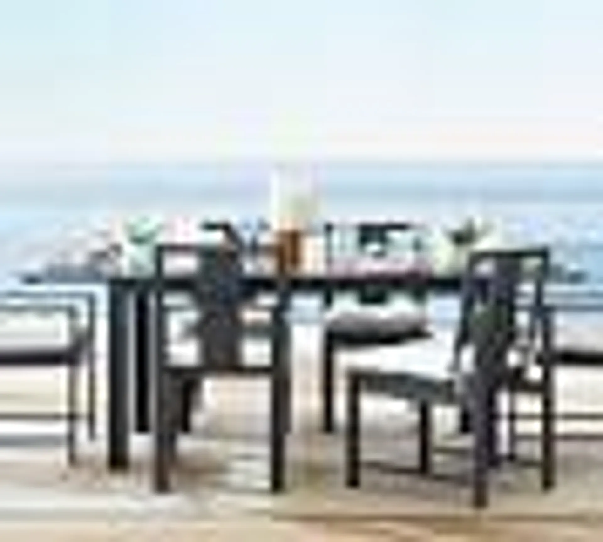 Indio Metal Extending Outdoor Dining Table (60"-86")