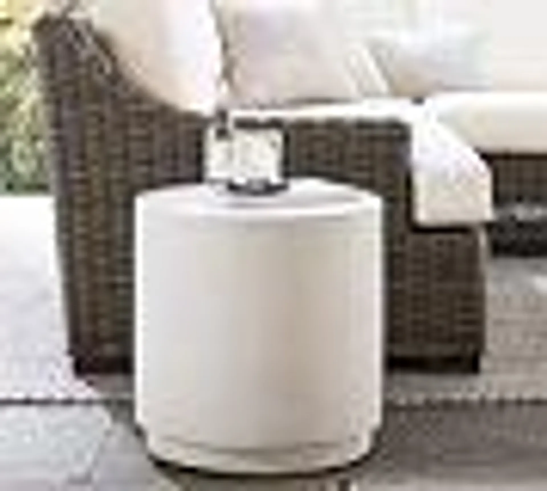 Pomona Concrete Round Outdoor Side Table (18")