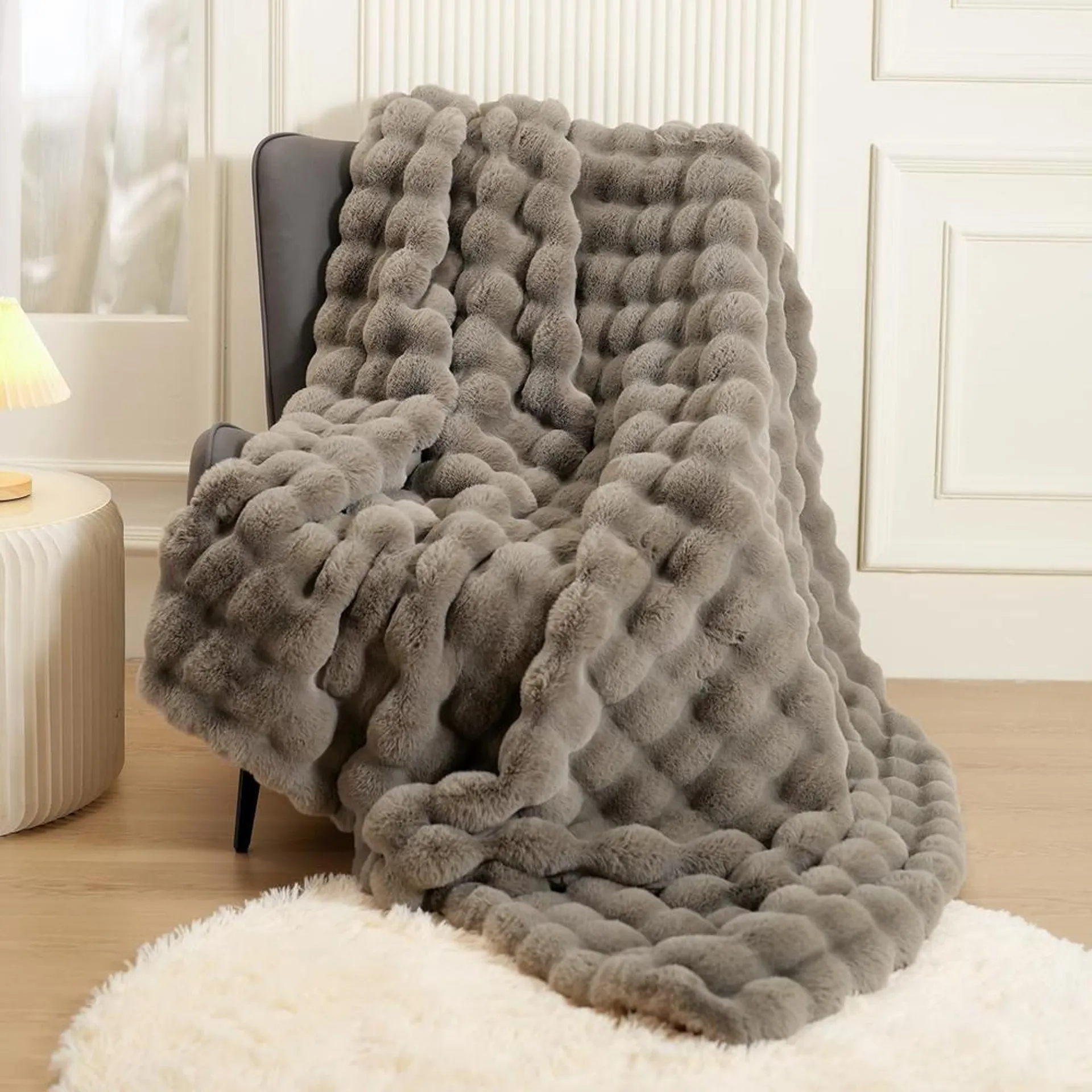 macinso Super Comfort Oversized Warm Thick Bubble Double Sided Plush Rabbit Faux Fur Throw Blanket Fluffy Blanket Soft Cozy Blanket for