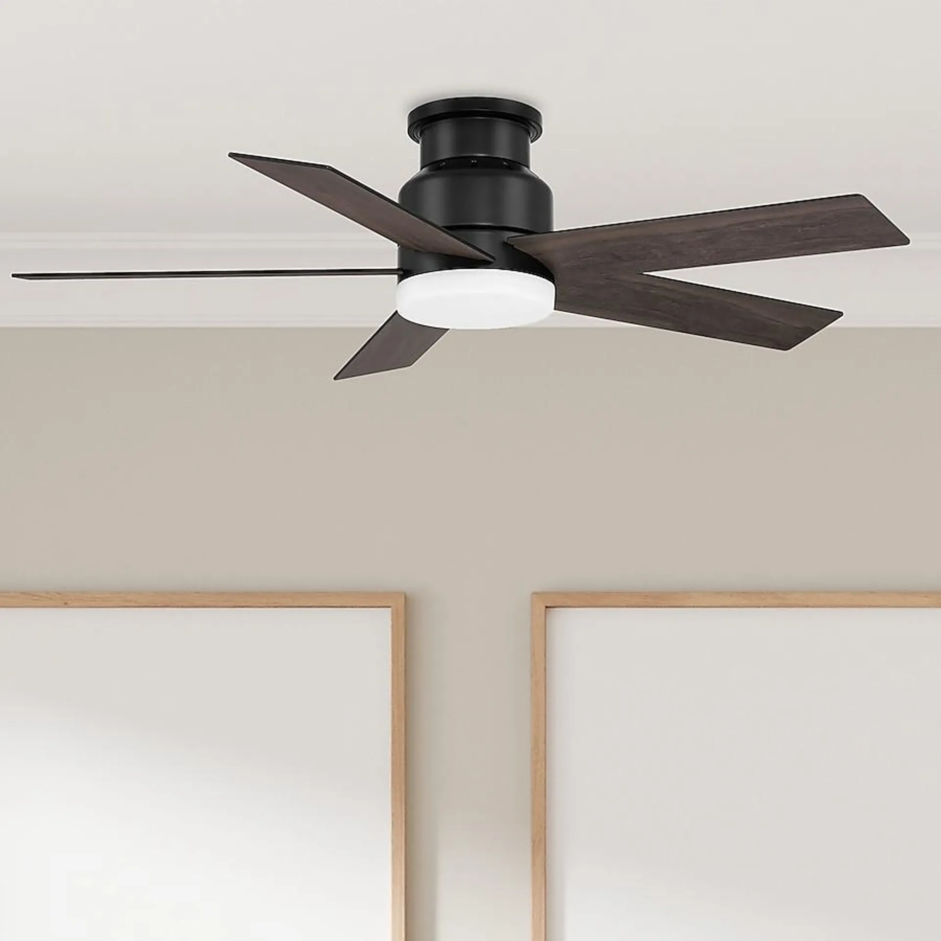 Harbor Breeze Bristle 44-in Integrated LED Flush Mount Matte Black with Matte Black Blades Ceiling Fan With Light - Remote Included ( 5 -Blade )