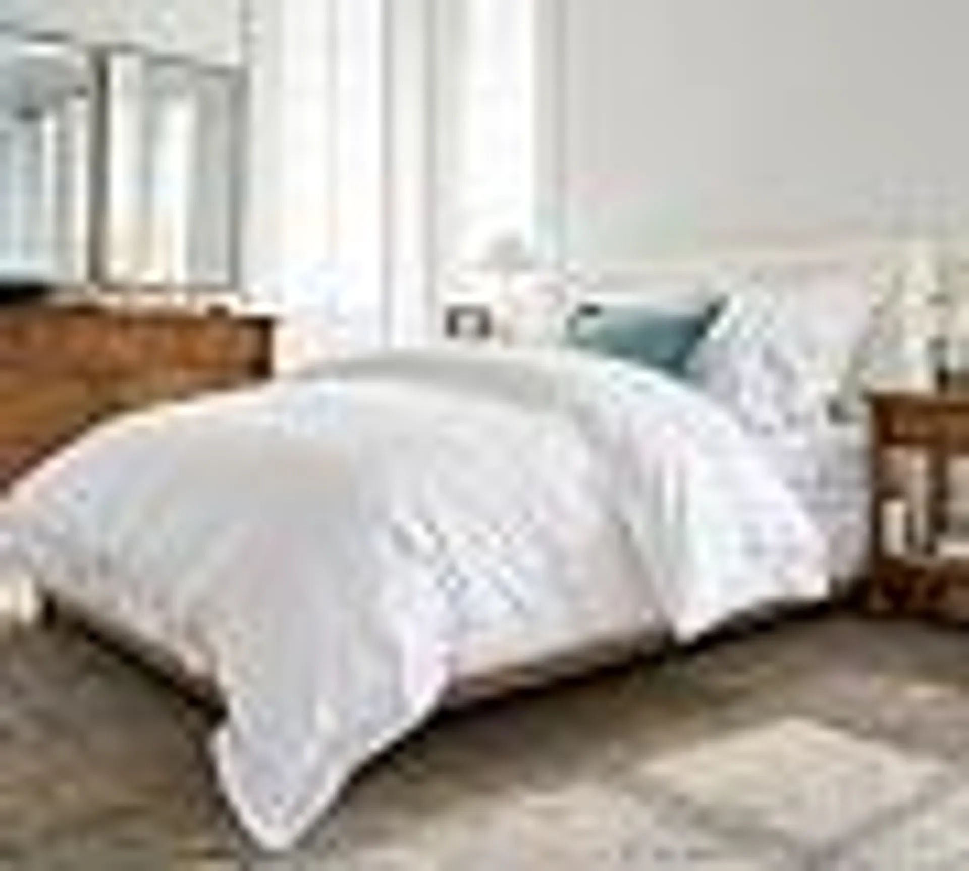 Eyelet Organic Percale Duvet Cover & Shams