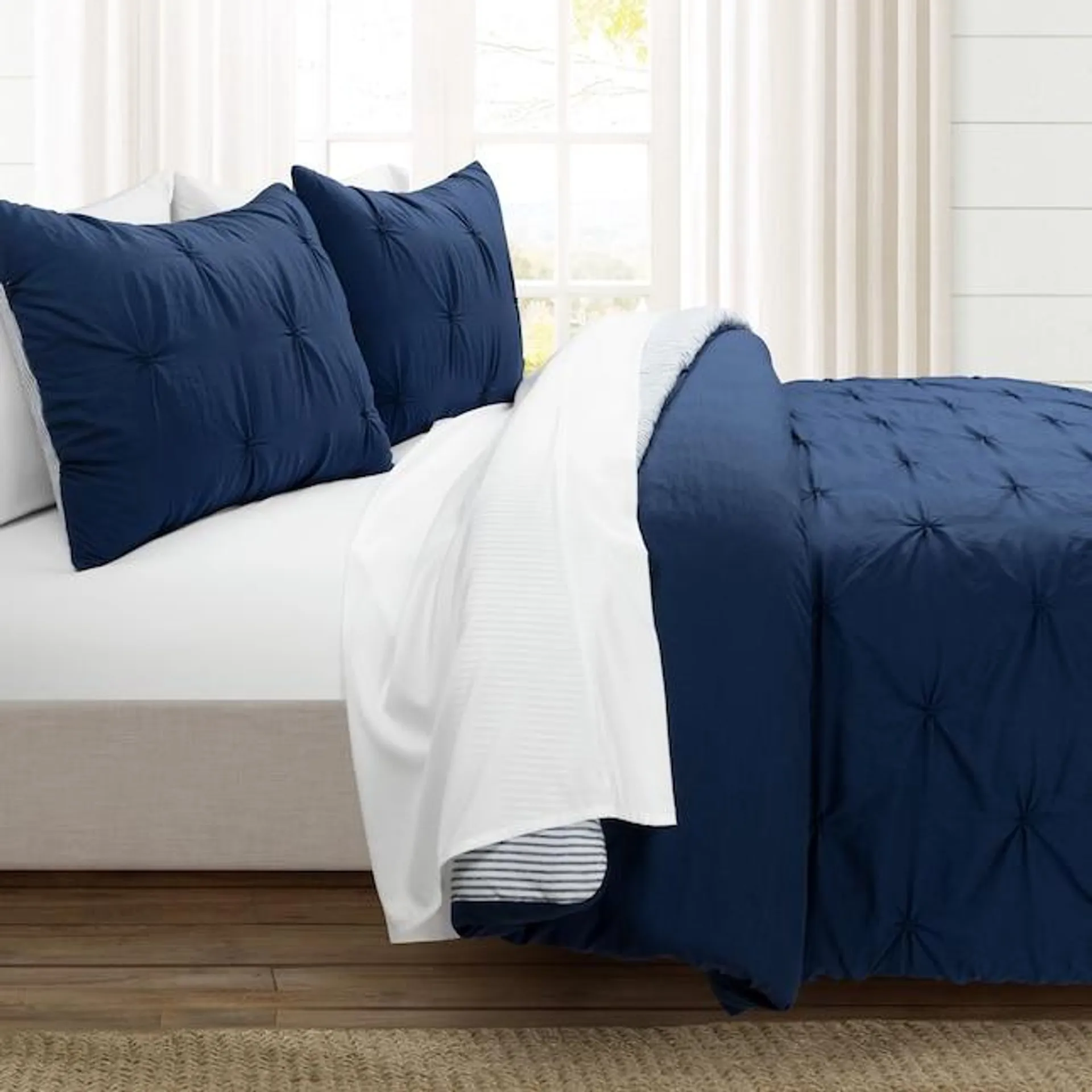 Lush Decor Navy Solid Reversible King Comforter with (Fill)