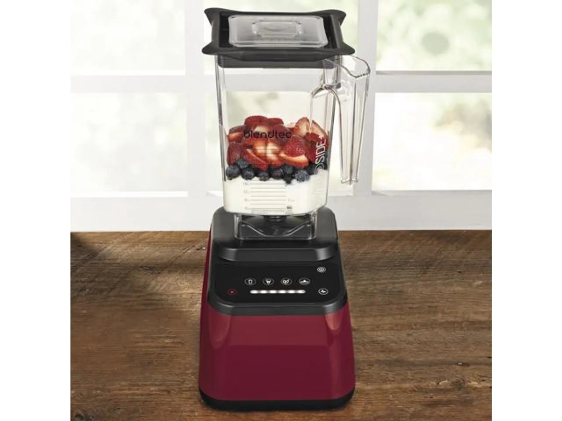 Blendtec Designer Series 625 with Wild Side Jar