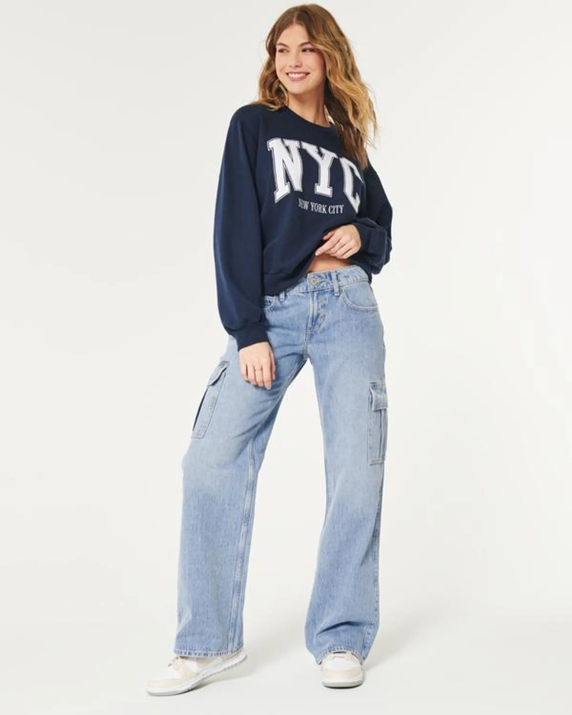 Low-Rise Medium Wash Cargo Baggy Jeans