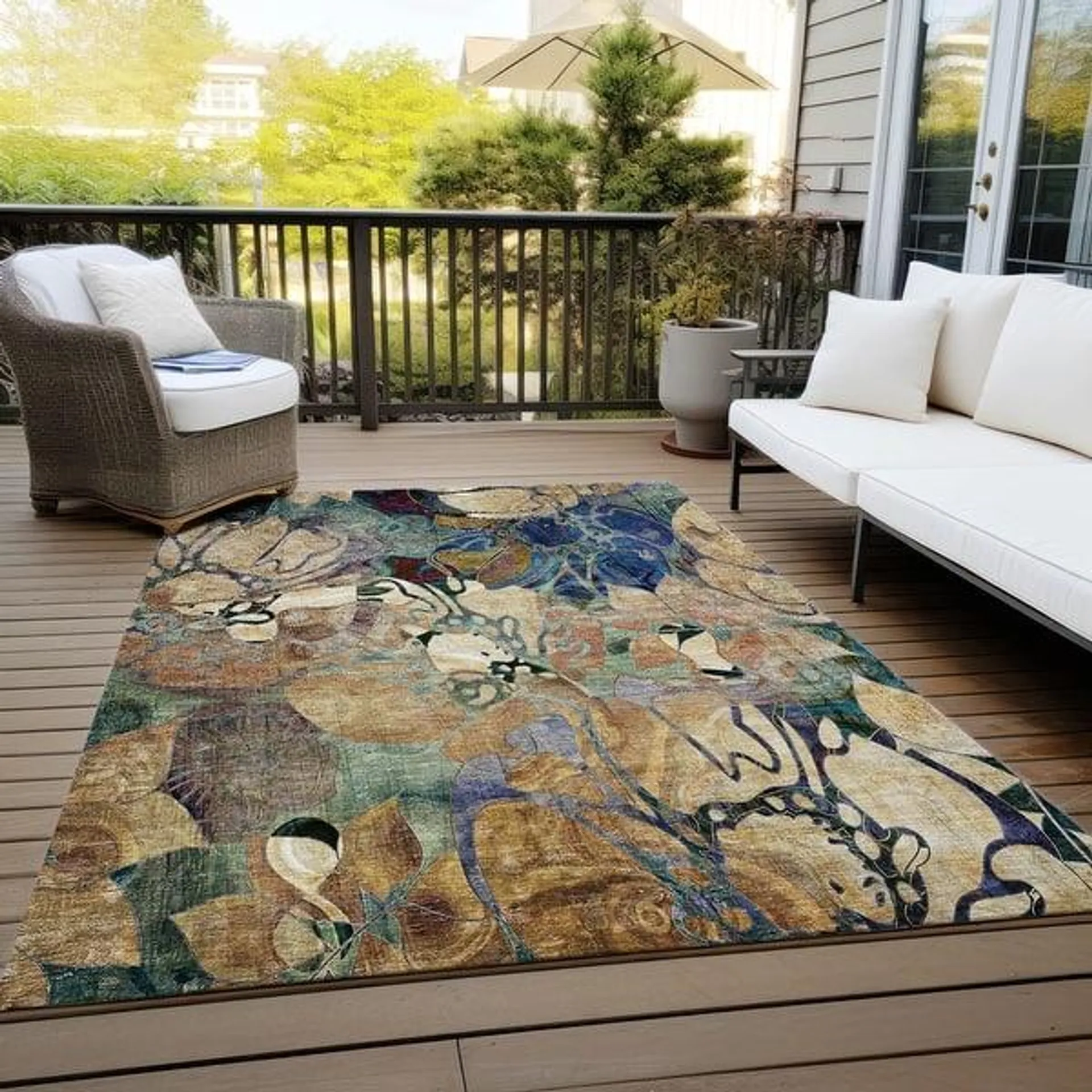 Machine Washable Indoor/ Outdoor Modern Floral Chantille Rug