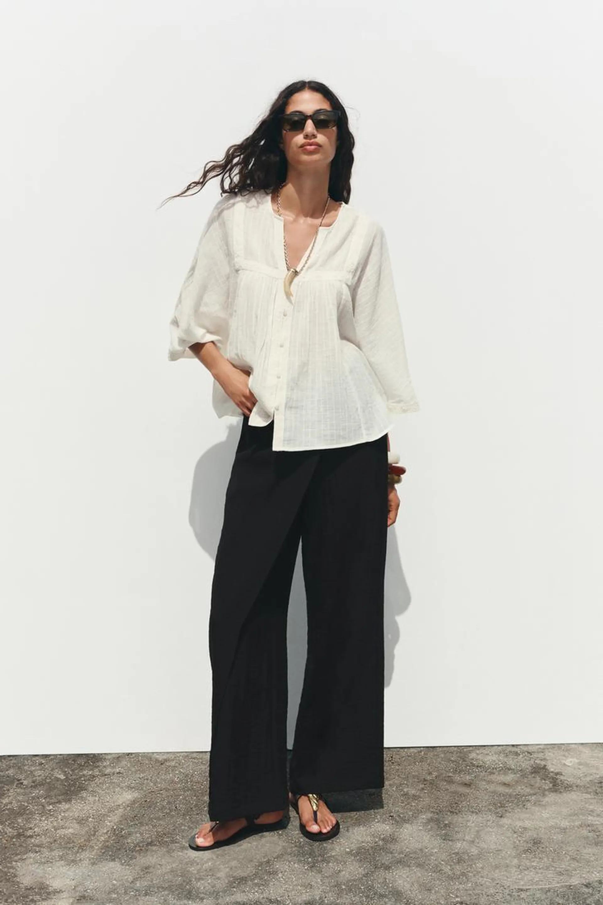 EMBROIDERED WIDE SLEEVE BLOUSE