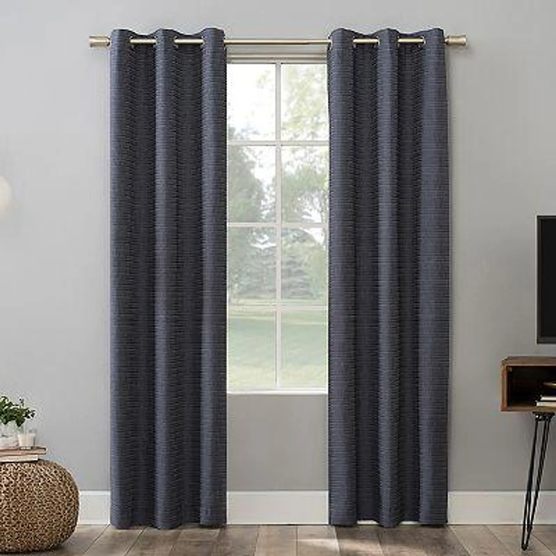 Sun Zero 2-Pack Tanden 100% Blackout Theater Grade Textured Grommet Curtain