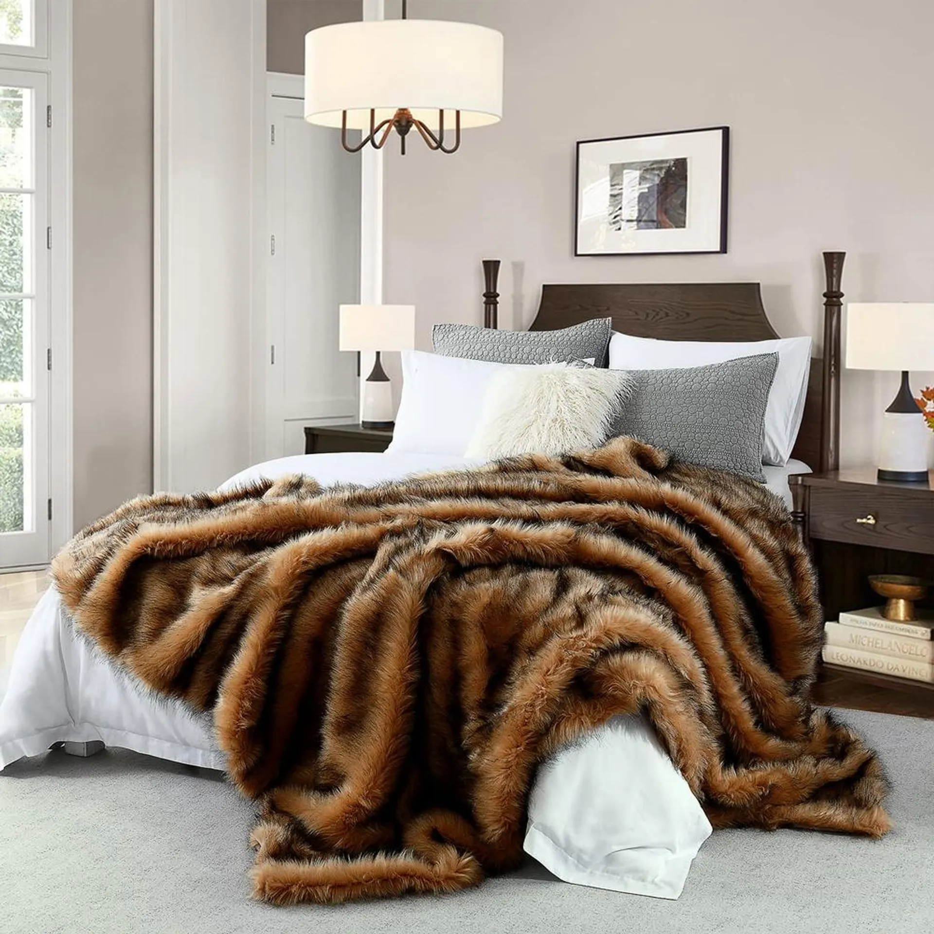 Horimote Home Luxury Plush Faux Fur Blanket King Size Long Pile Brown with Black Tipped Blanket Oversized Super Warm Fuzzy Elegant Fluffy