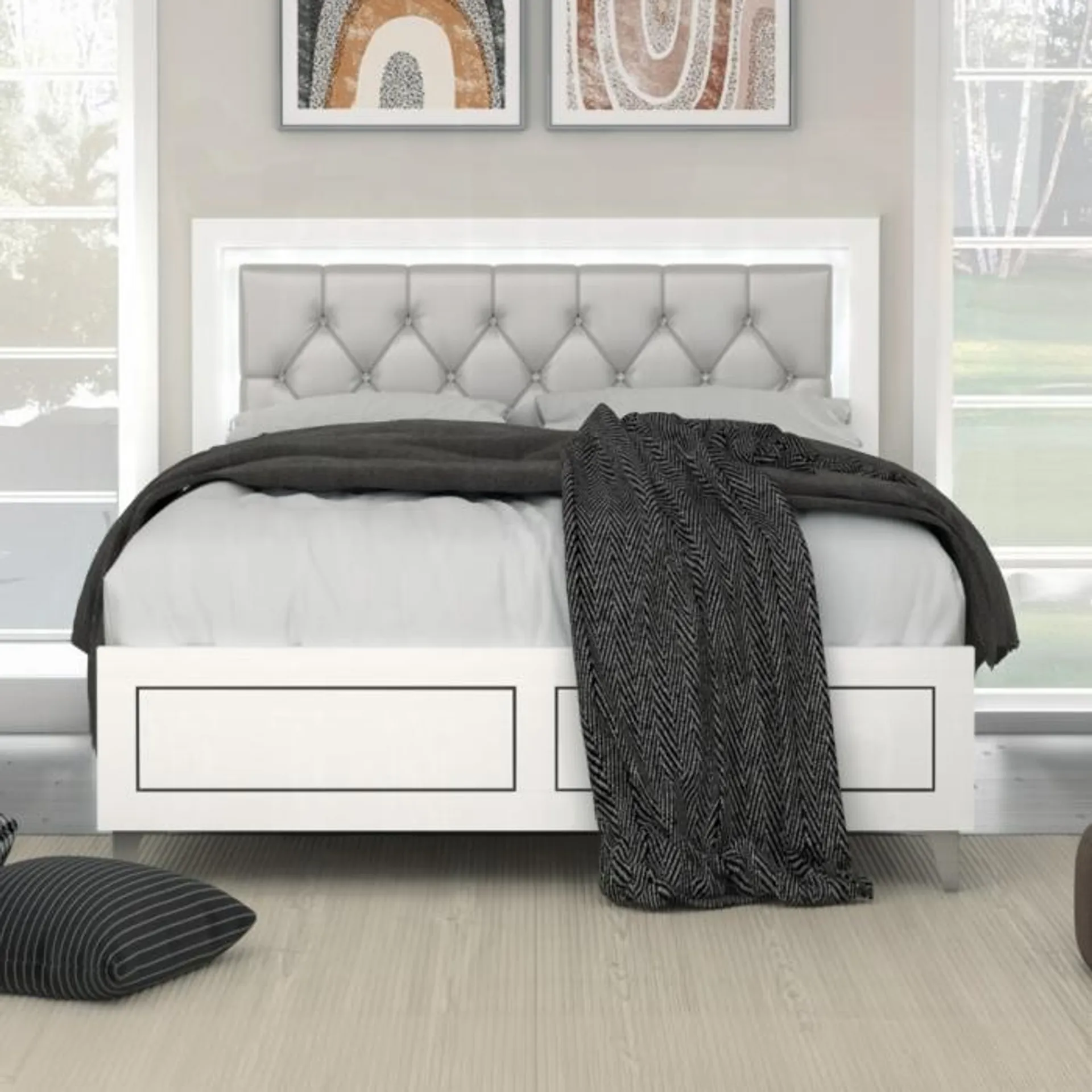 Casilda Queen Bed W/Led