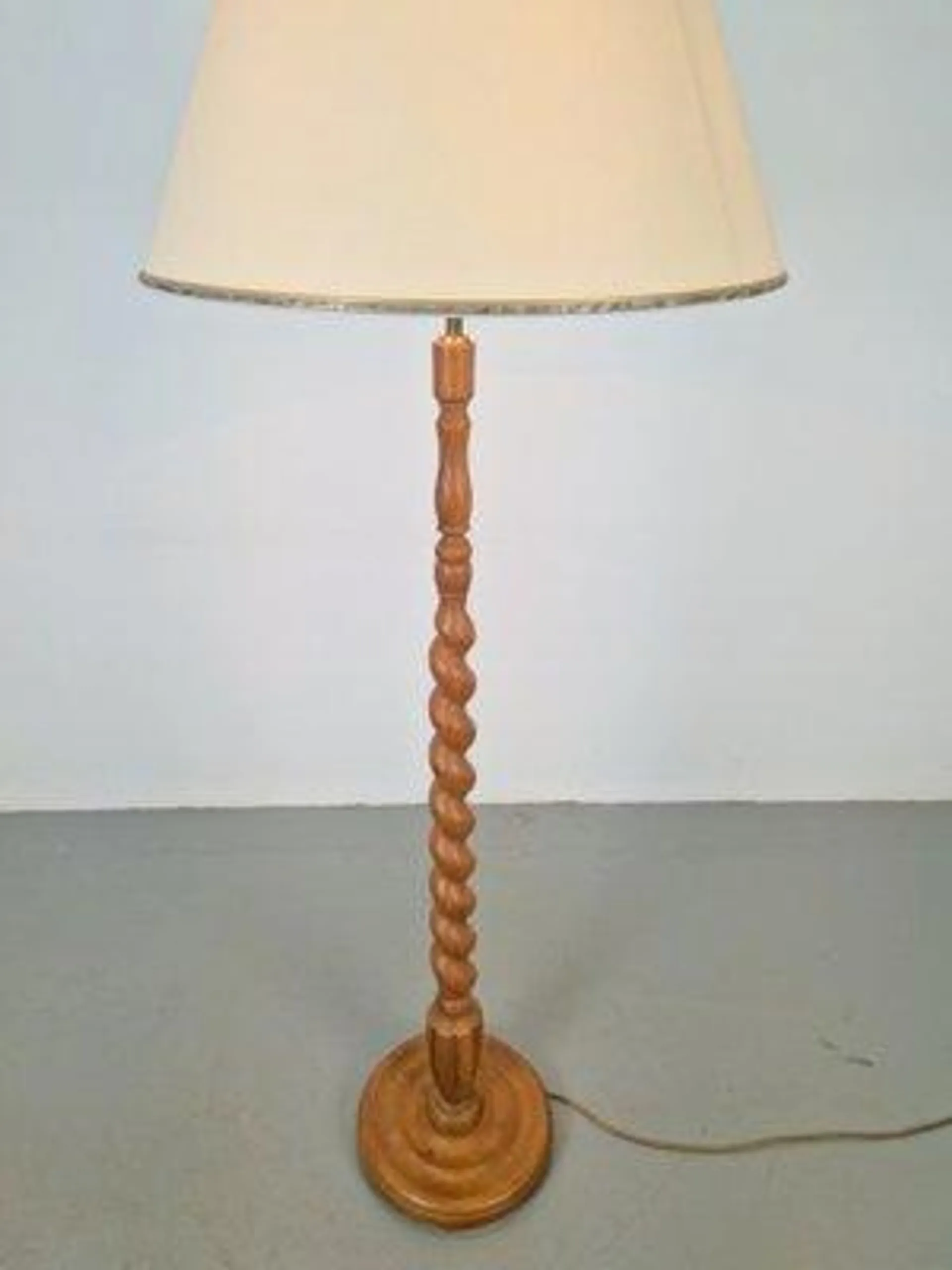 Vintage Spindle Floor Lamp in Turned Wood, 1960s