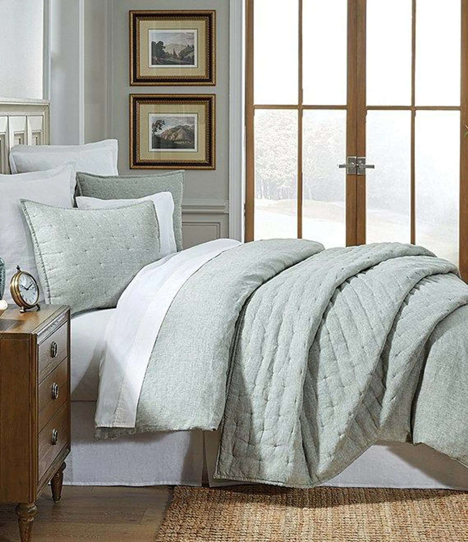 Heirloom Linen Collection Quilt Mini Set