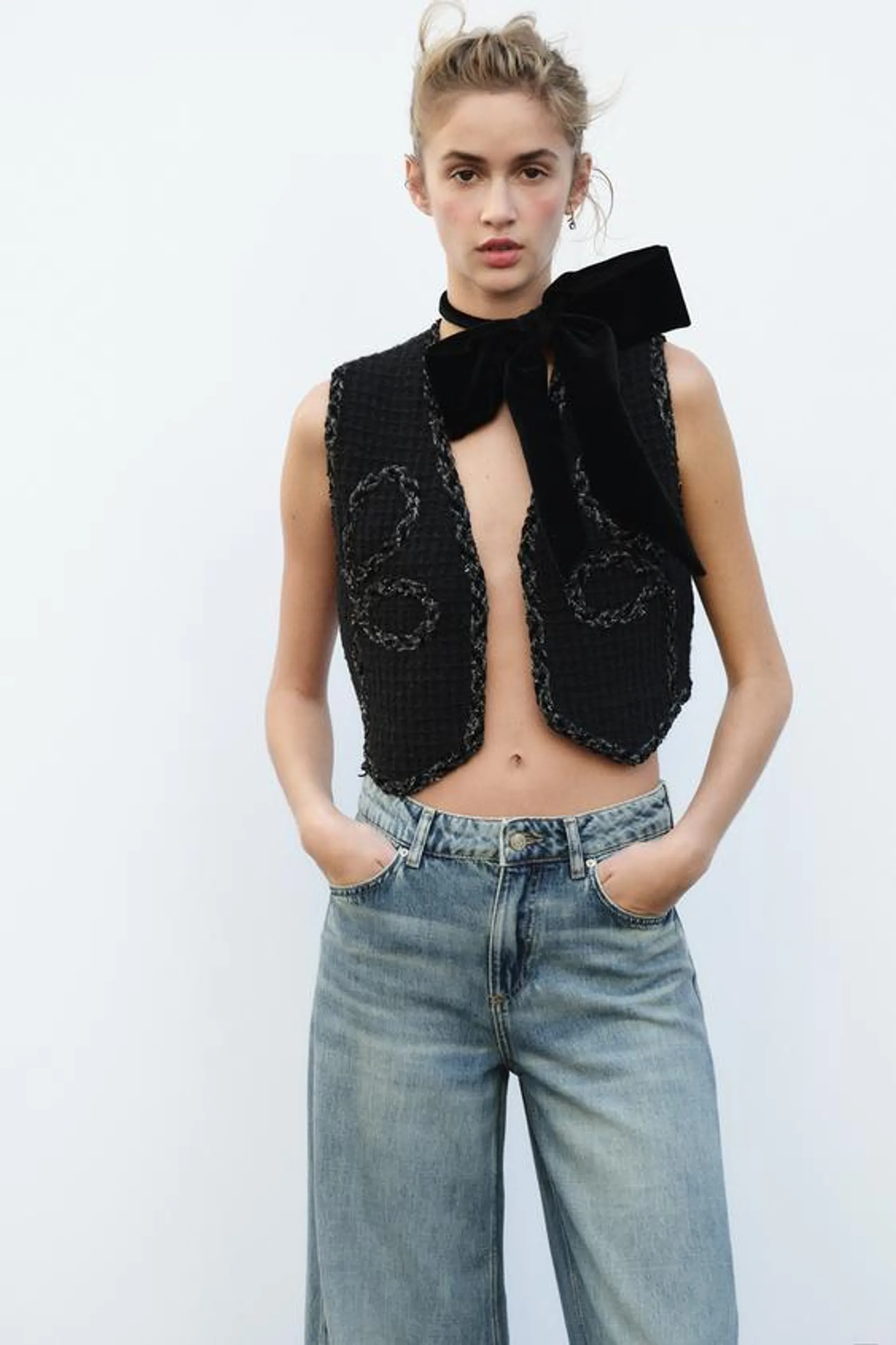 METALLIC THREAD KNIT VEST