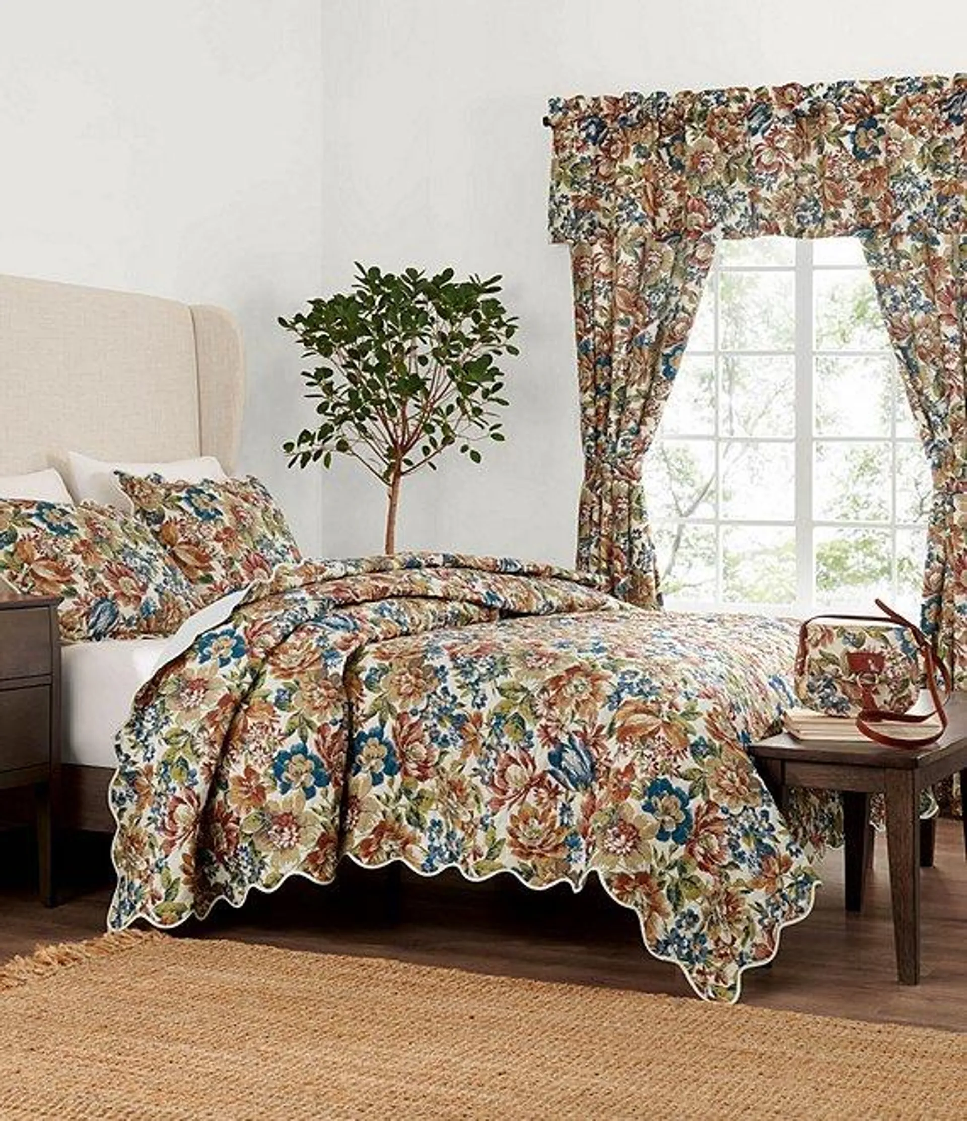 Vintage Tapestry Scalloped Edge Quilt Mini Set