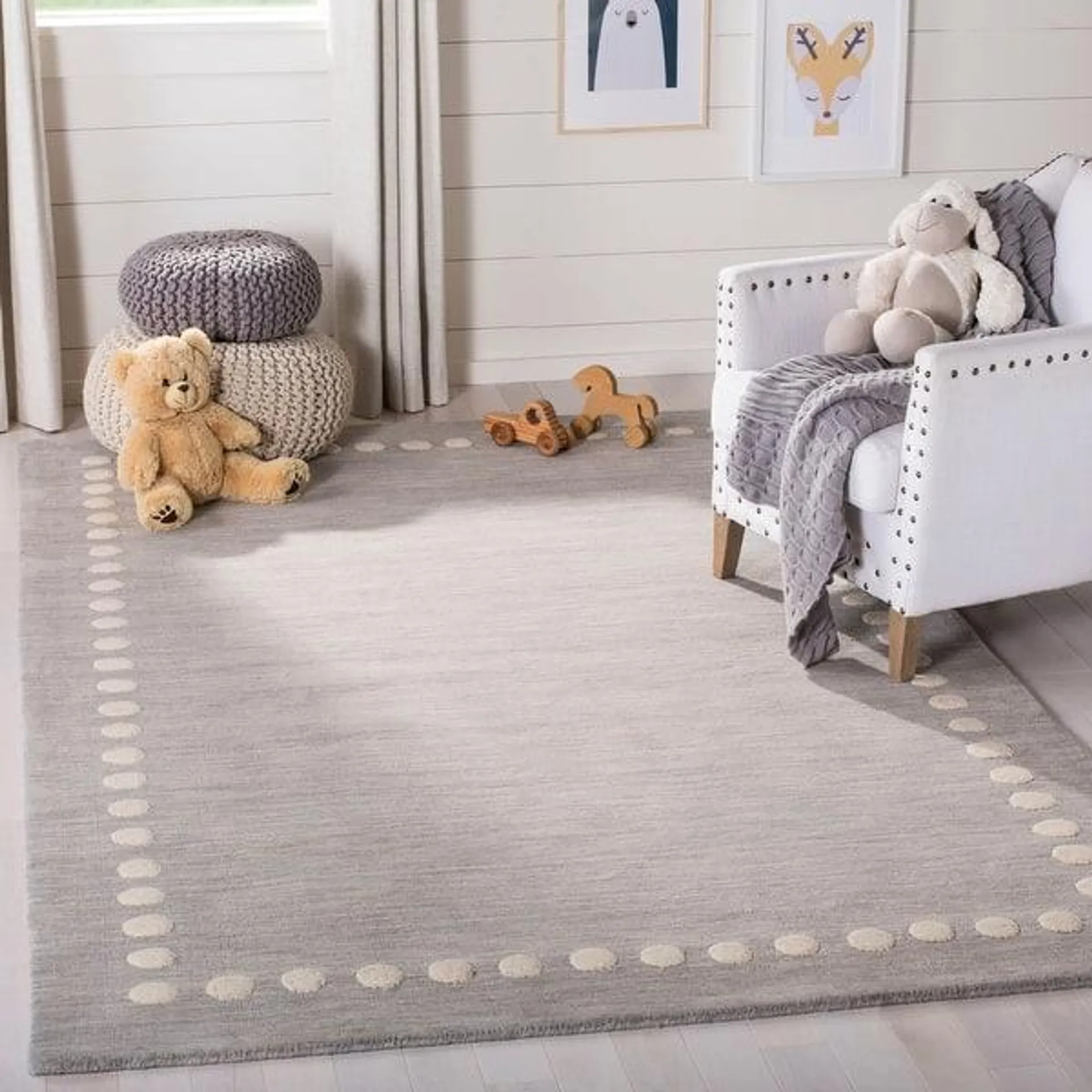 SAFAVIEH Handmade Kids Armanda Wool Rug