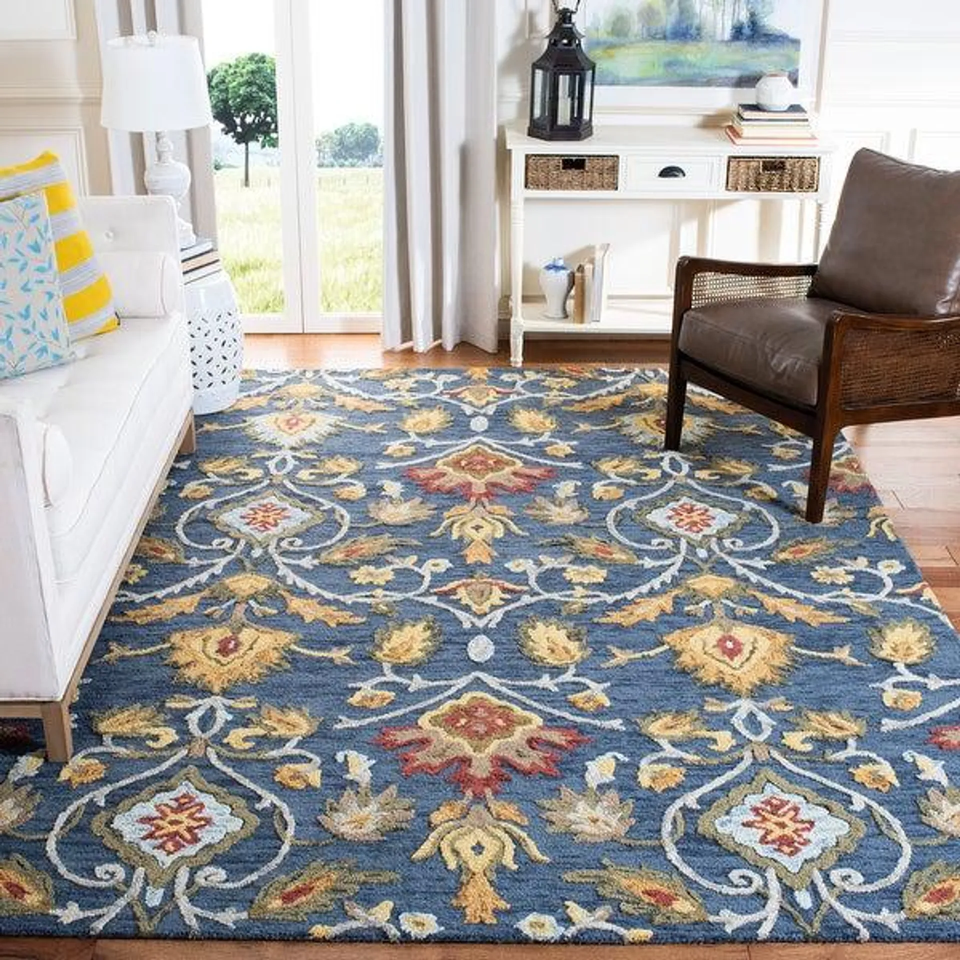 SAFAVIEH Fiorello Handmade Blossom French Country Wool Area Rug