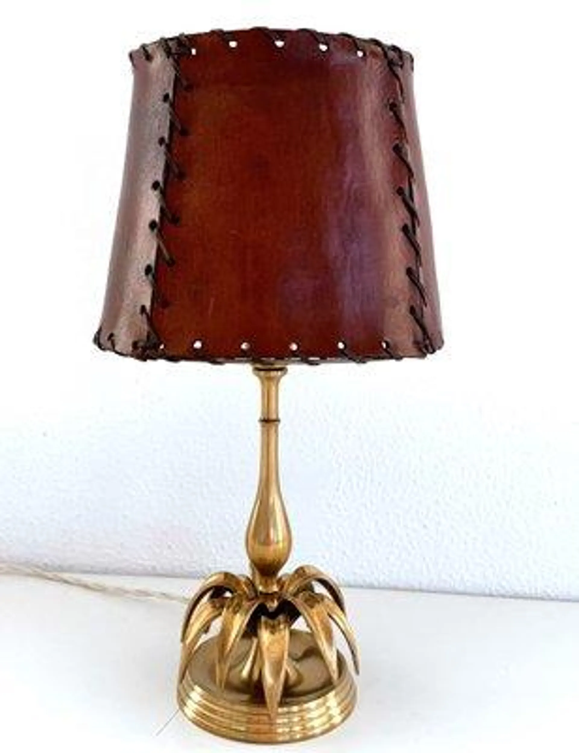 Mid-Century Italian Palm Leaf Table Lamp in Brass and Leather Lampshade, 1970s