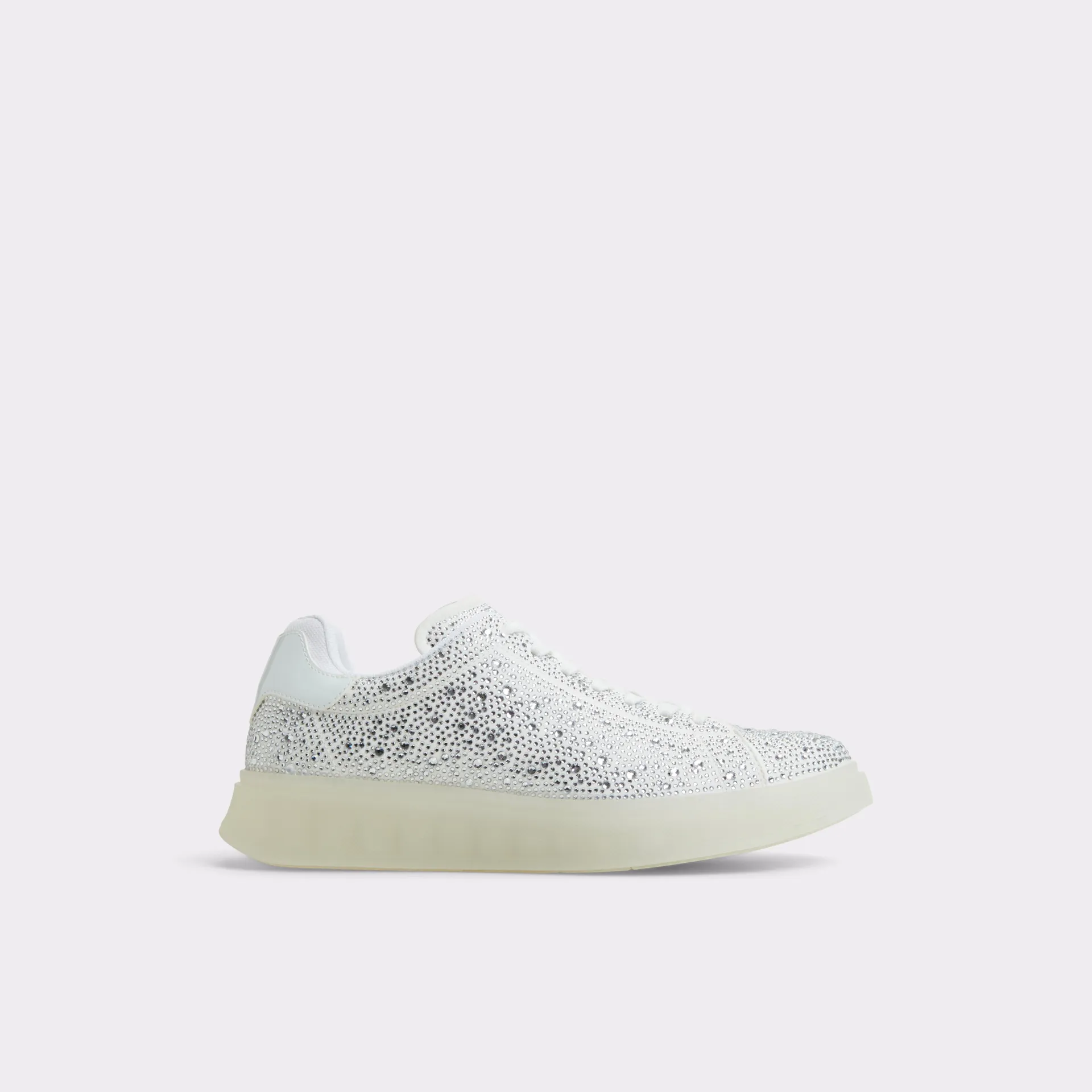 Low top sneaker