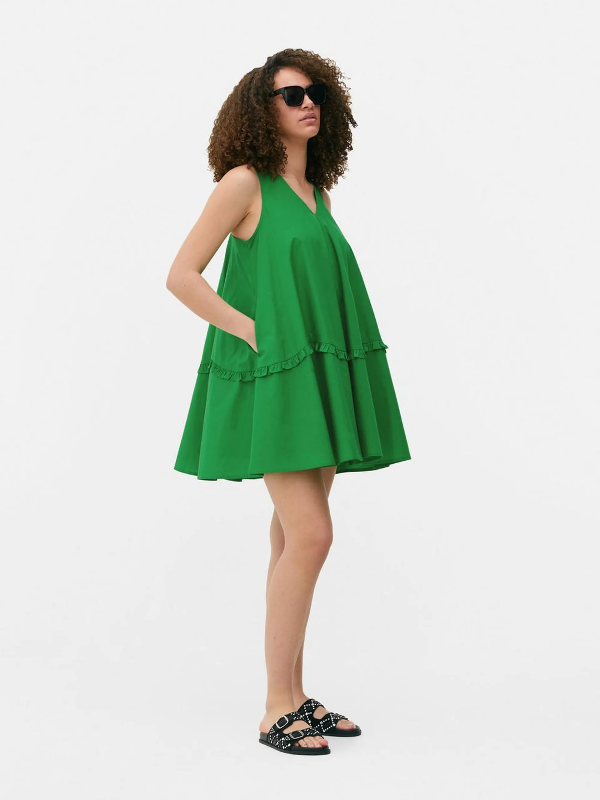 Vestido corto de línea trapecio