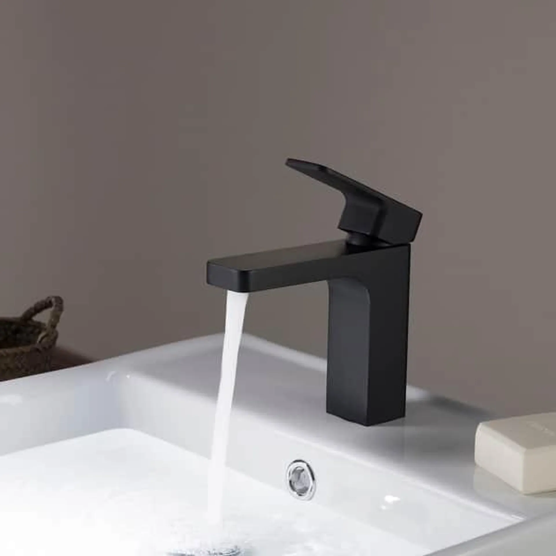 Solid Brass Lead-free Single-handle High Arc Bathroom Faucet