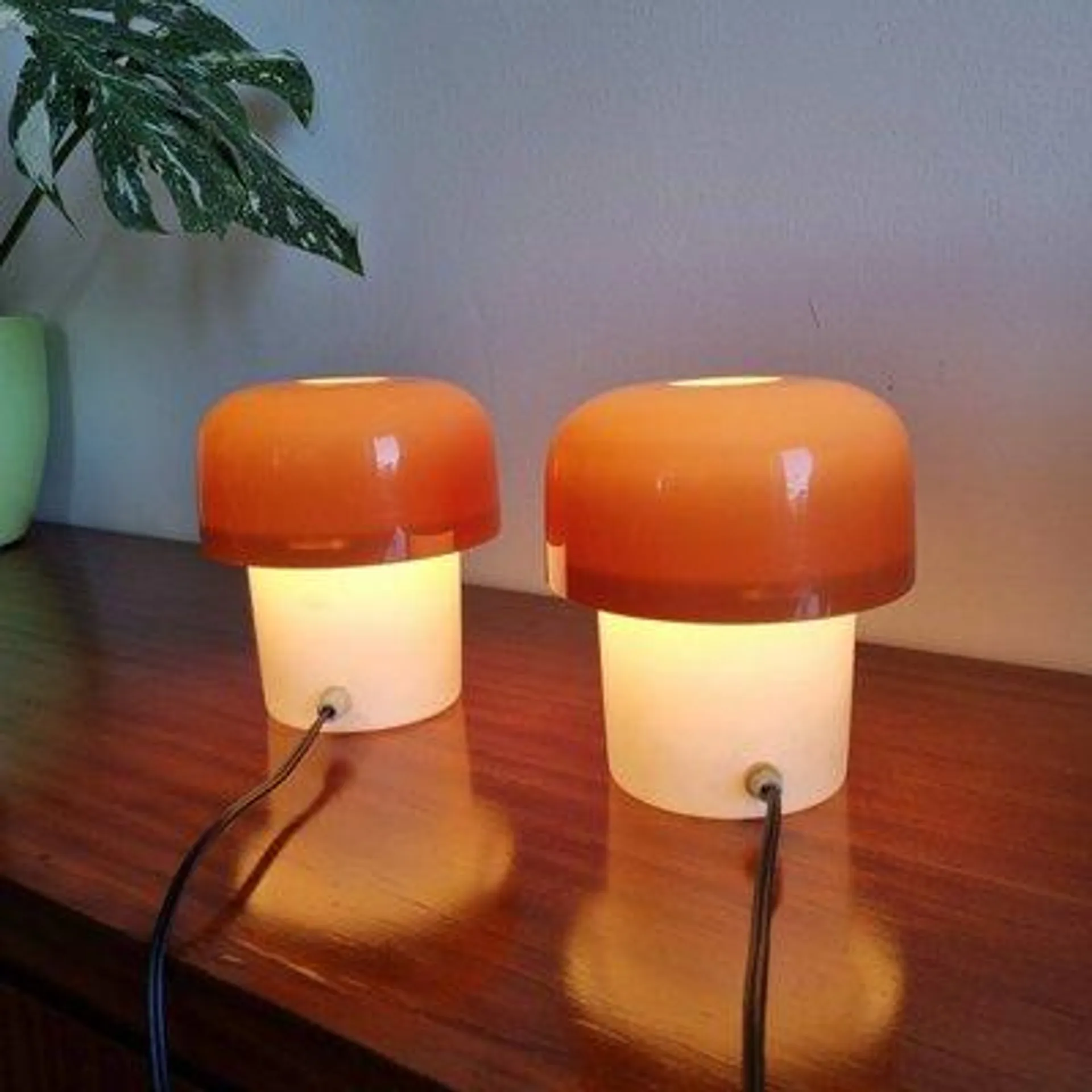 Mid-Century Mushroom Table Lamps by Luigi Massoni for Guzzini and Meblo, Yugoslavia, 1970s, Set of 2