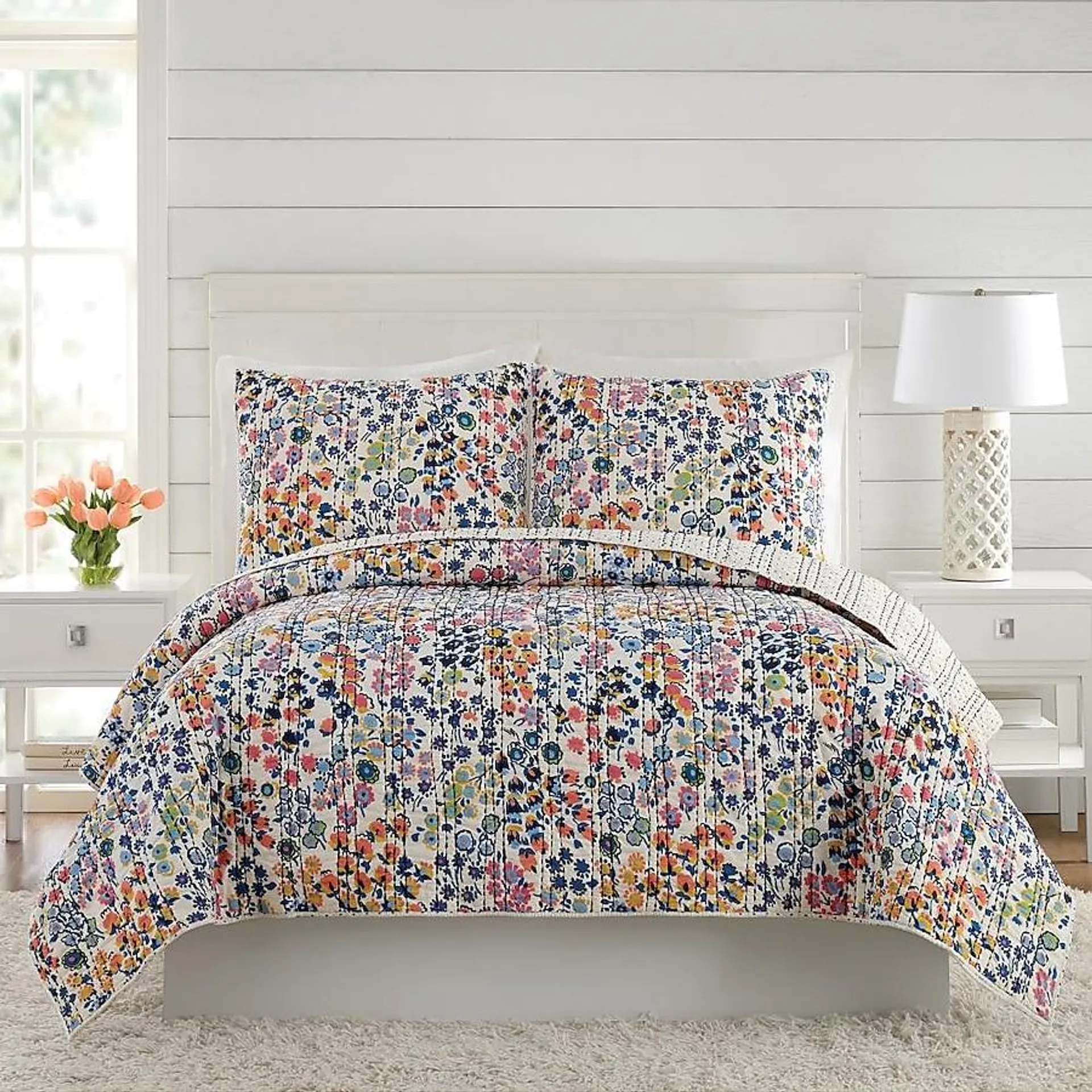 Vera Bradley Petite Floral Multiple Colors/Finishes Floral Reversible King Quilt Cotton with (Cotton Fill)