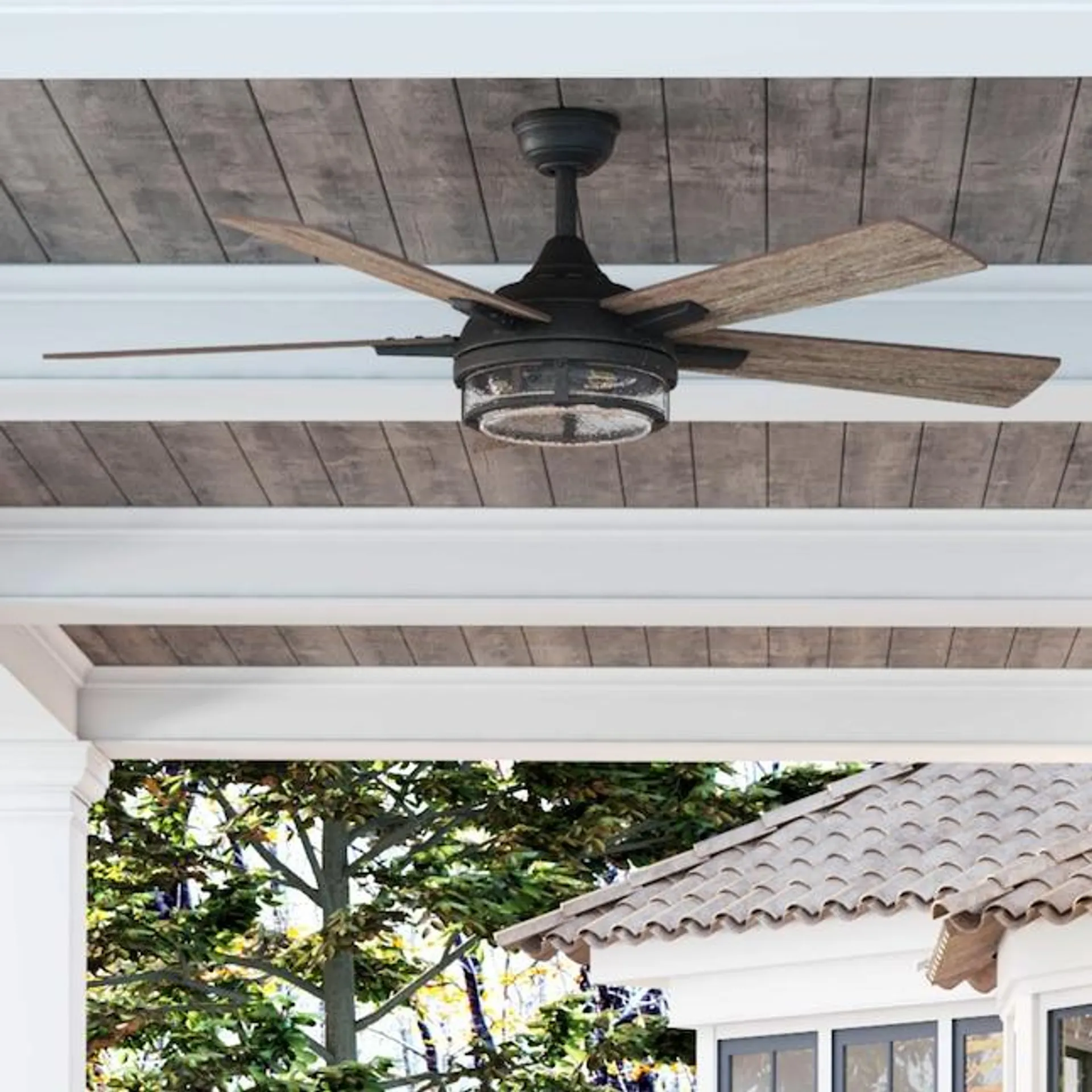 Harbor Breeze Summersville 52-in Textured Black with Driftwood/Auburn Blades LED Indoor/Outdoor Ceiling Fan with Light and Remote (5-Blade)