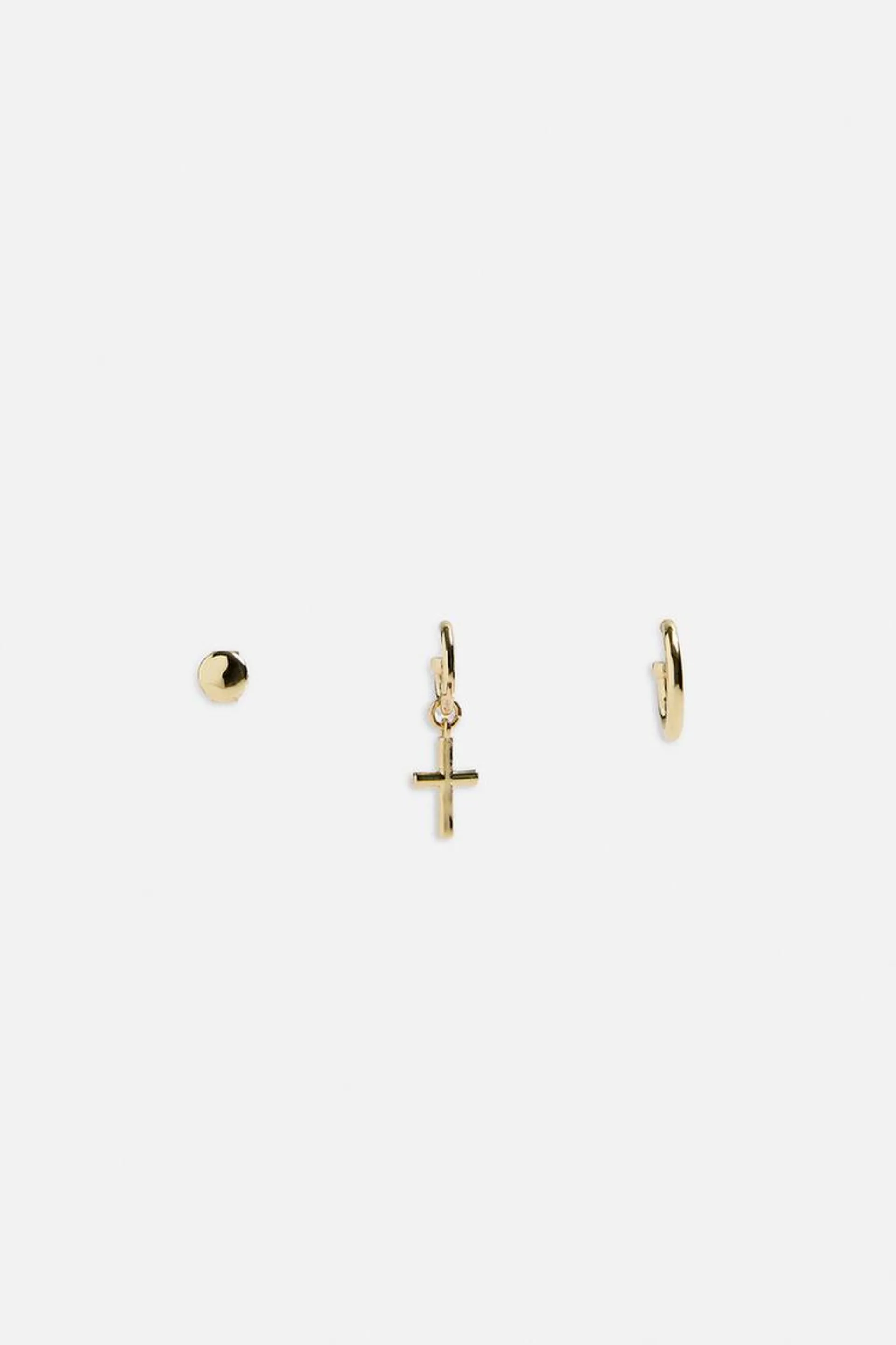 3-PACK OF EARRINGS © OTIS KWAME KYE QUAICOE