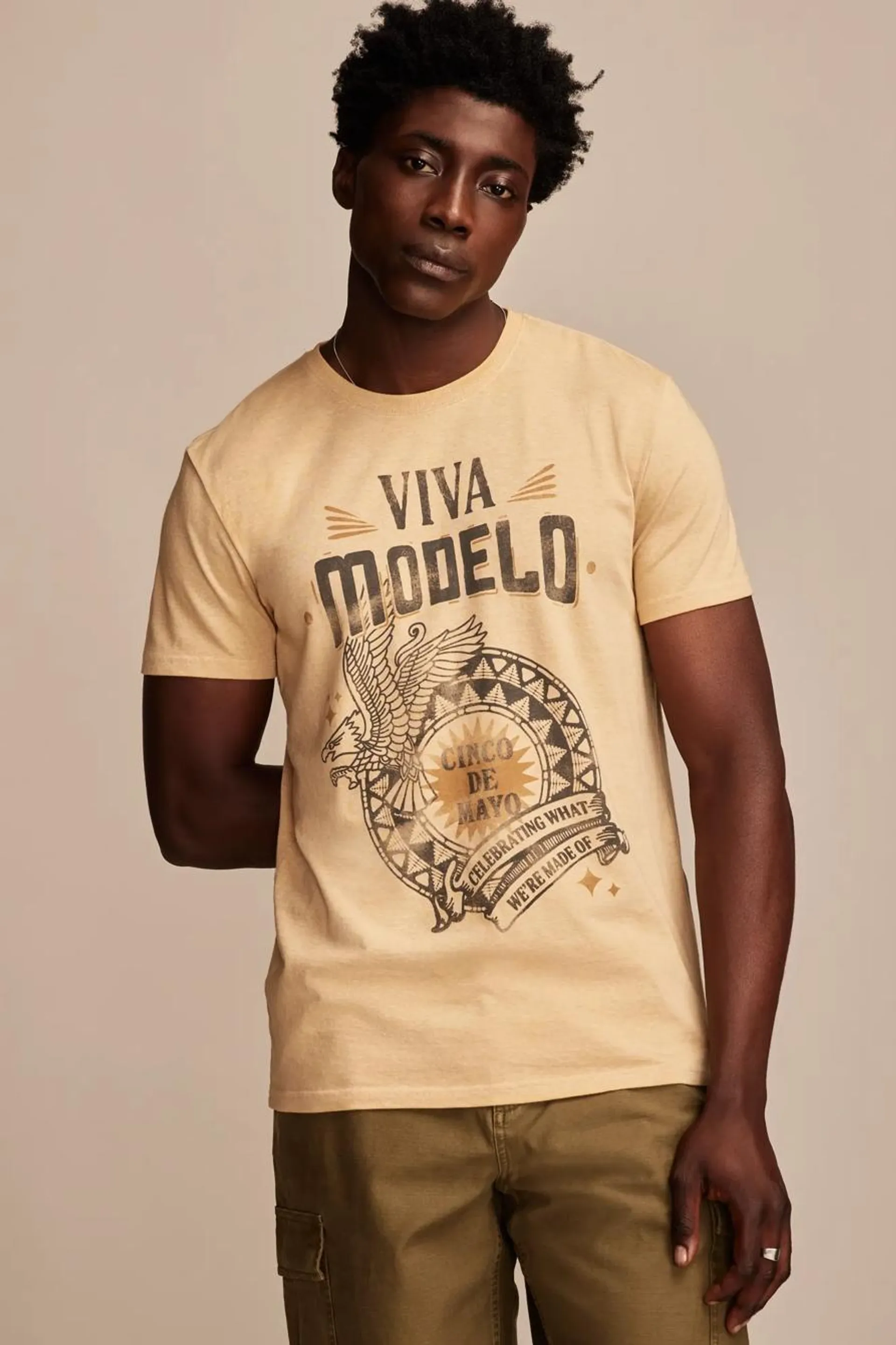 modelo cinco de mayo tee