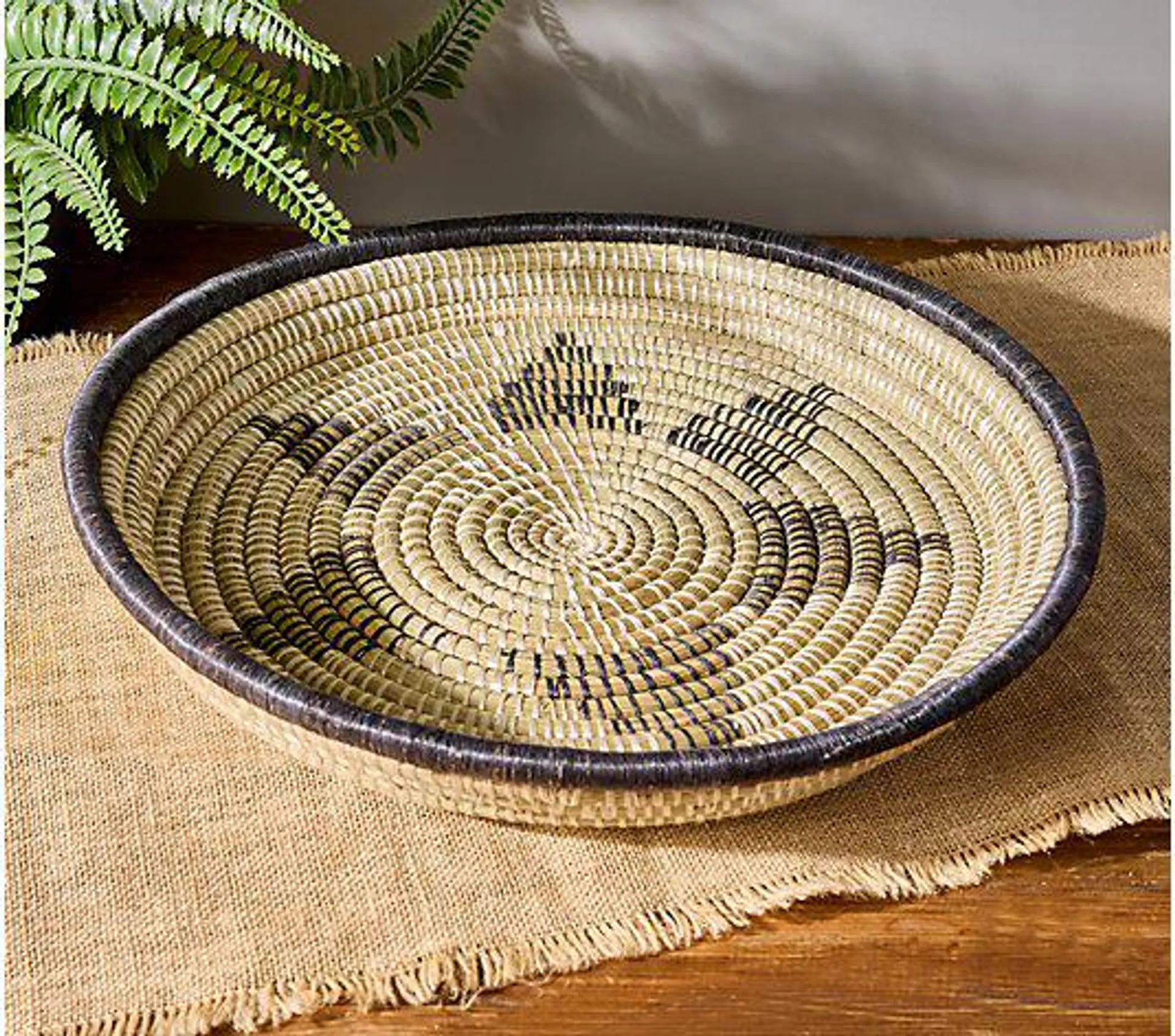 KAZI Hand-Crafted Round Woven Raffia Tray