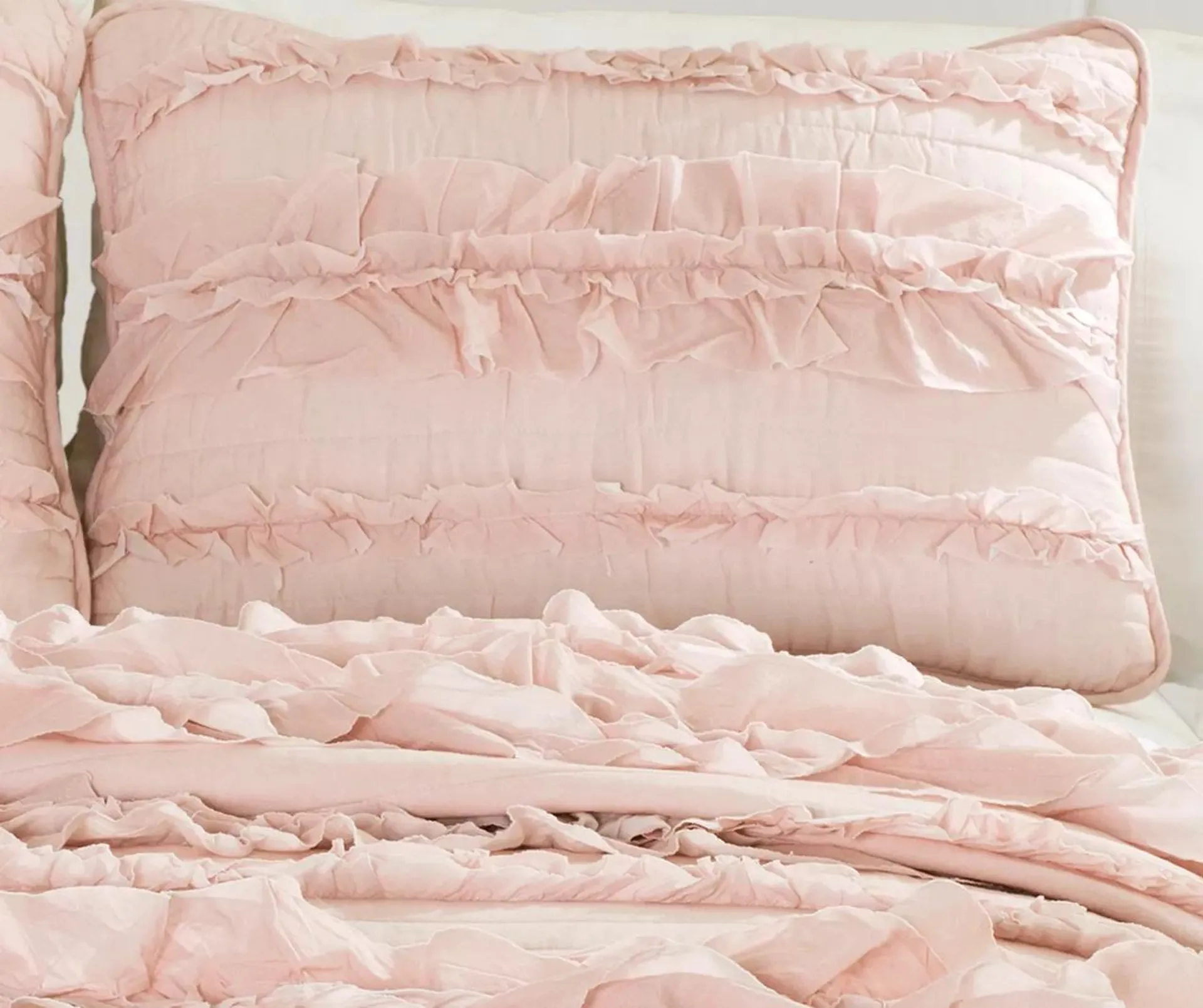 Belle Blush Pink Ruffled Full/Queen 3-Piece Quilt Set