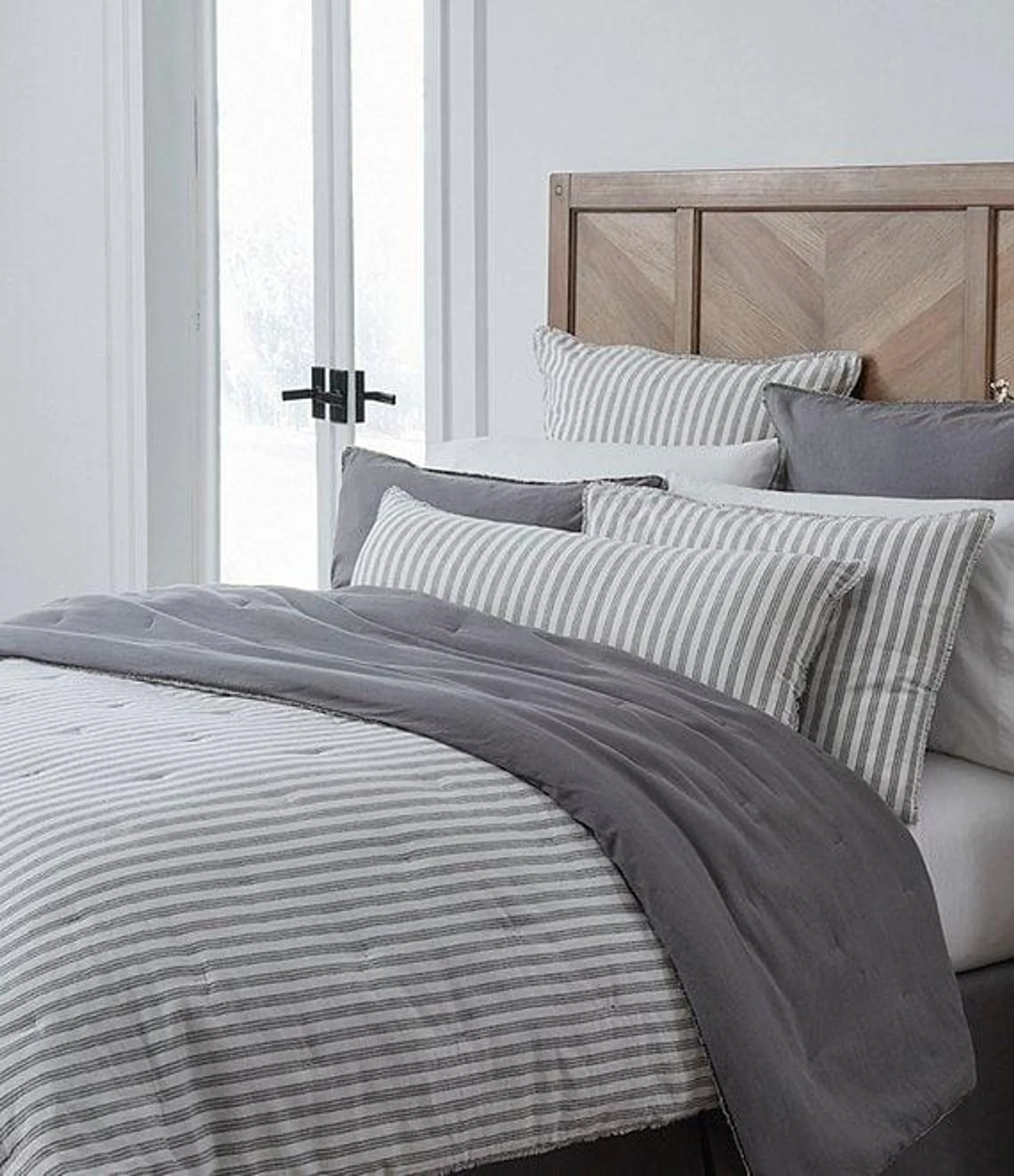 Simplicity Duo Cotton & Linen Solid & Striped Fringed Reversible Comforter