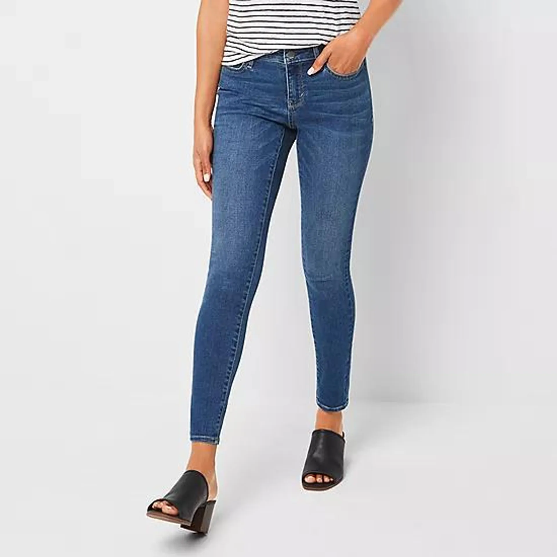 a.n.a Womens Mid Rise Skinny Fit Jegging Jean