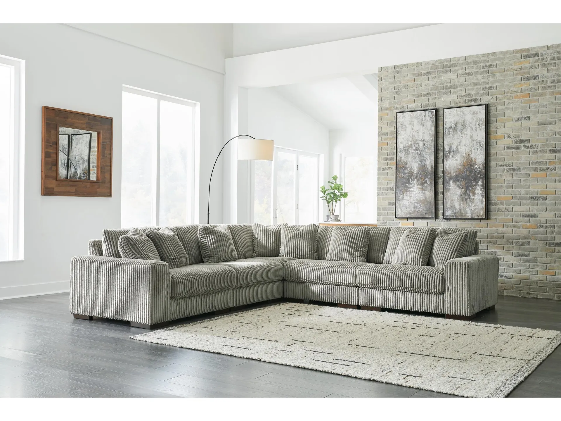 Lindyn 5-Piece Modular Sectional