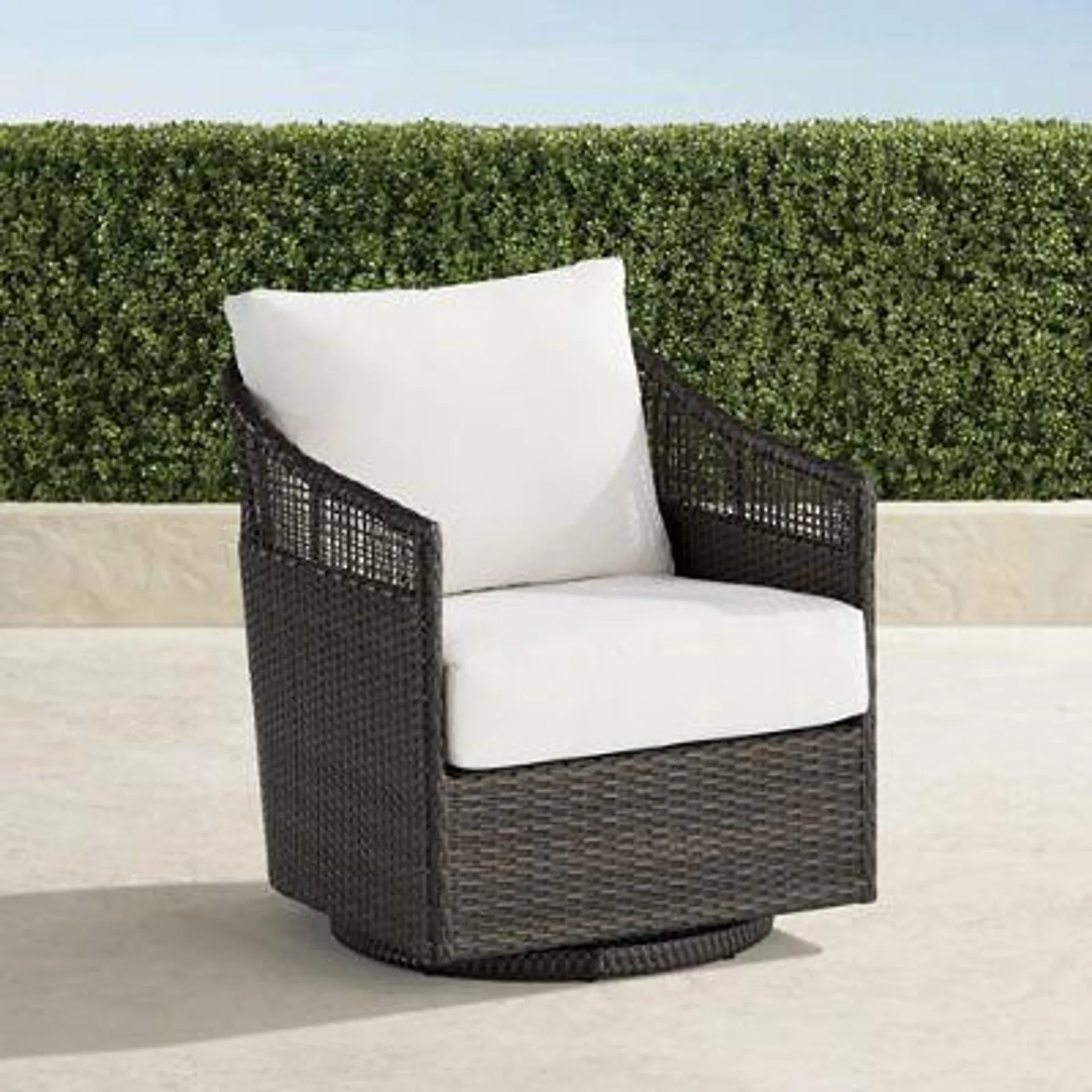 Palma Swivel Lounge Chair in Bronze Wicker