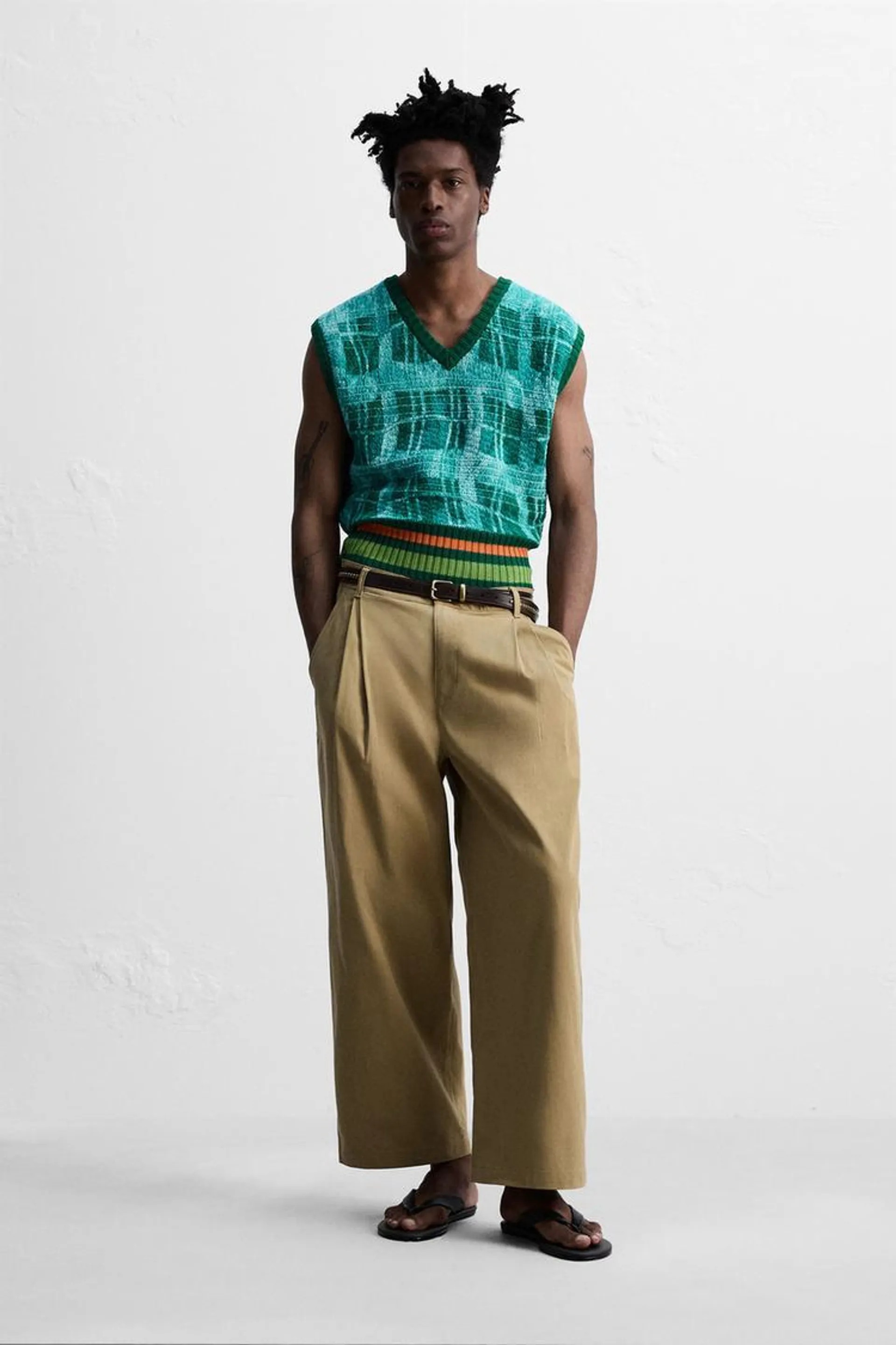 PLEATED WIDE FIT PANTS