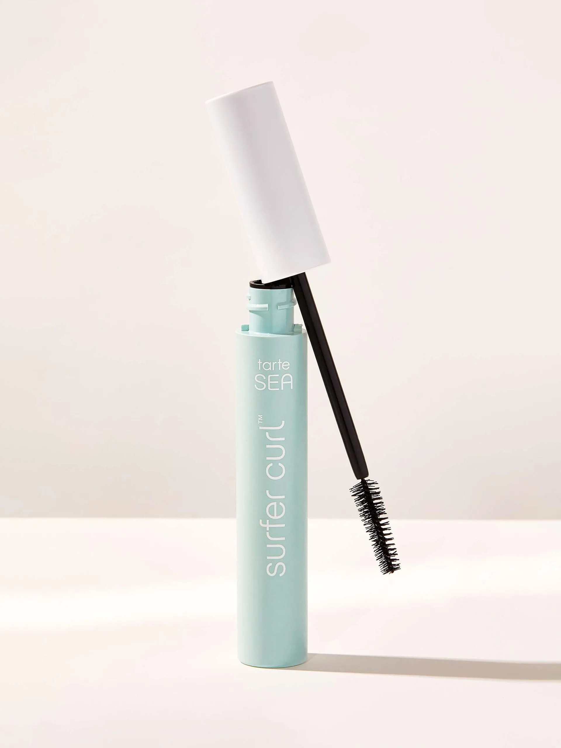 surfer curl™ volumizing mascara