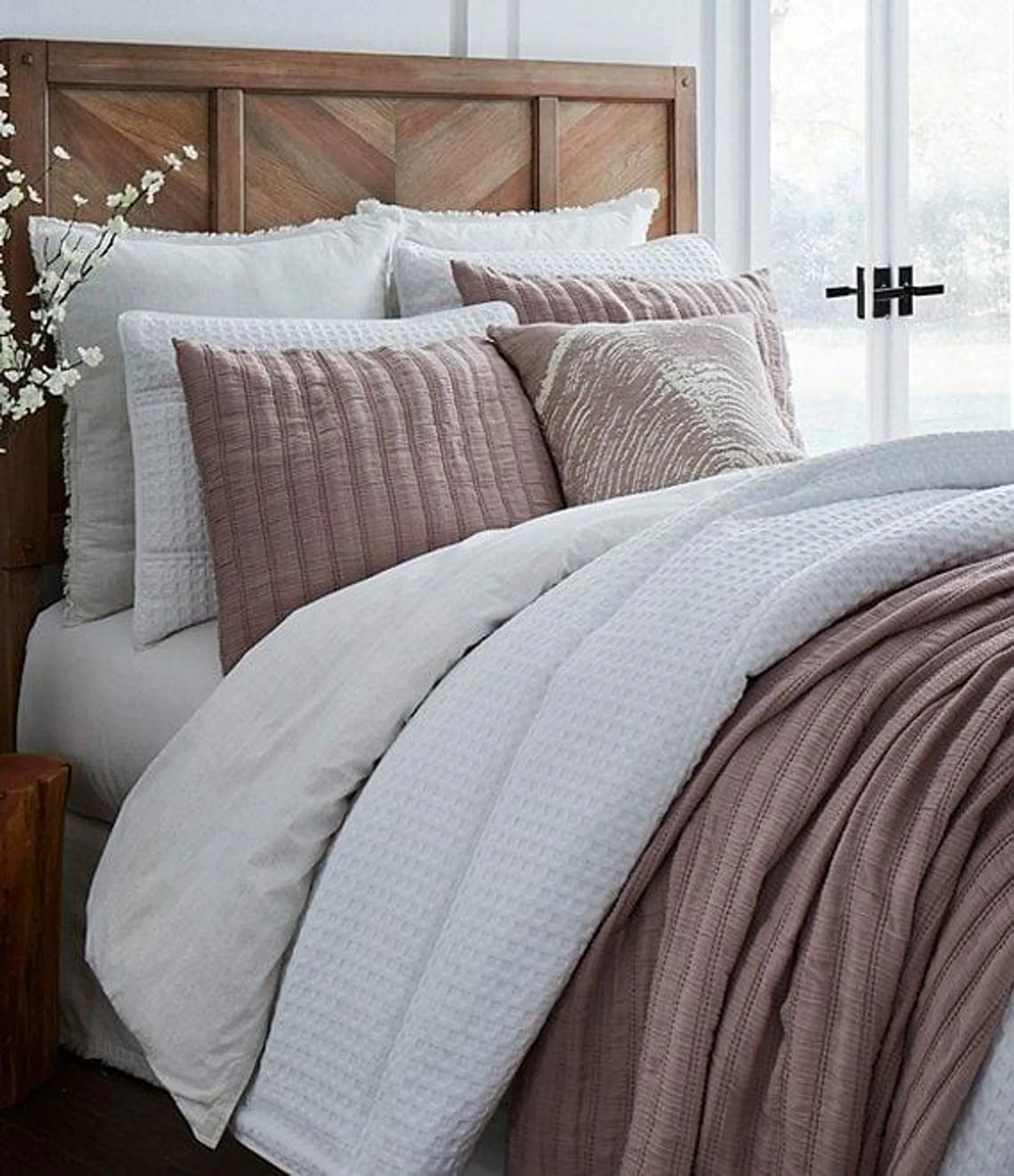Simplicity Collection Knox Comforter