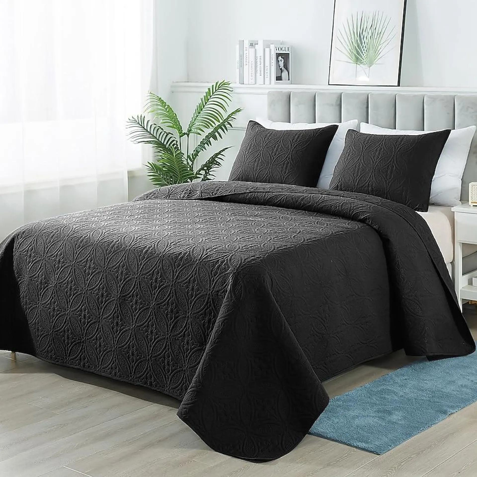 JEAREY Black Geometric Reversible King Quilt Microfiber