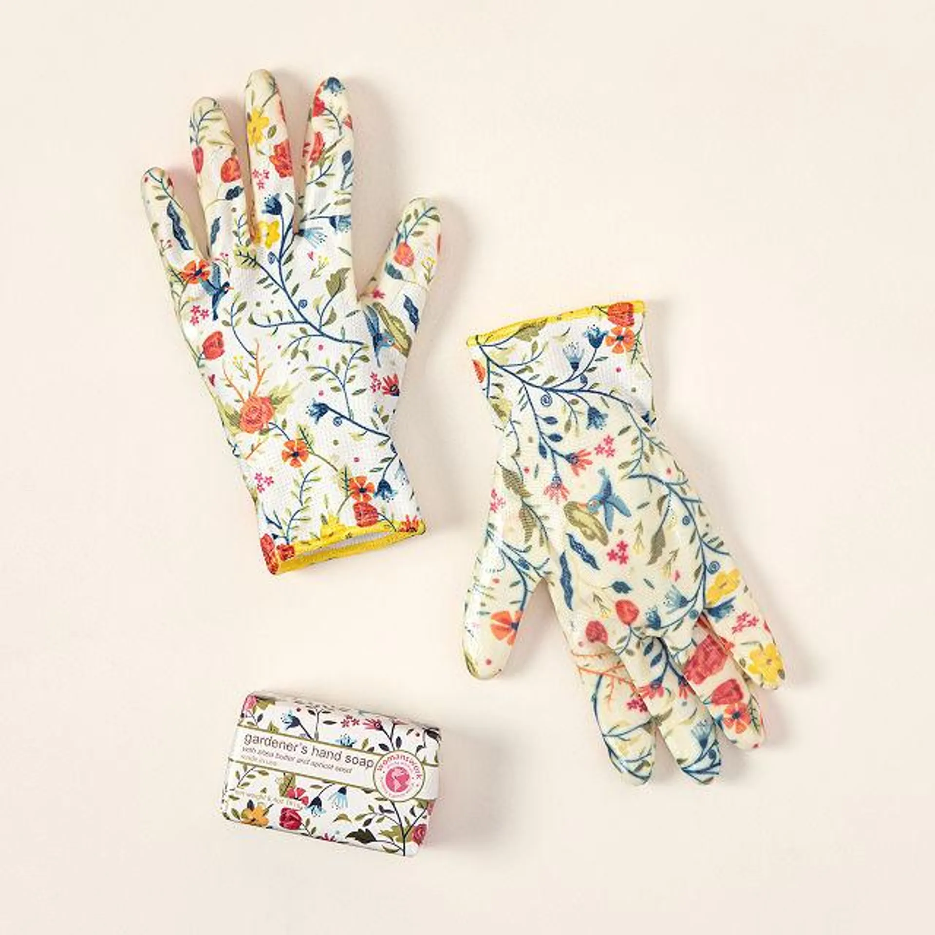 Floral-Printed Weeder Glove Spa Gift Set