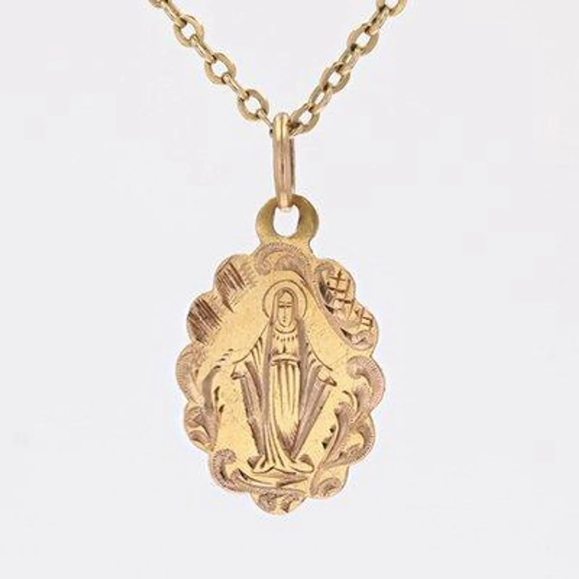 French 18 Karat Rose Gold Polylobed Virgin Mary Miraculous Medal, 1890s