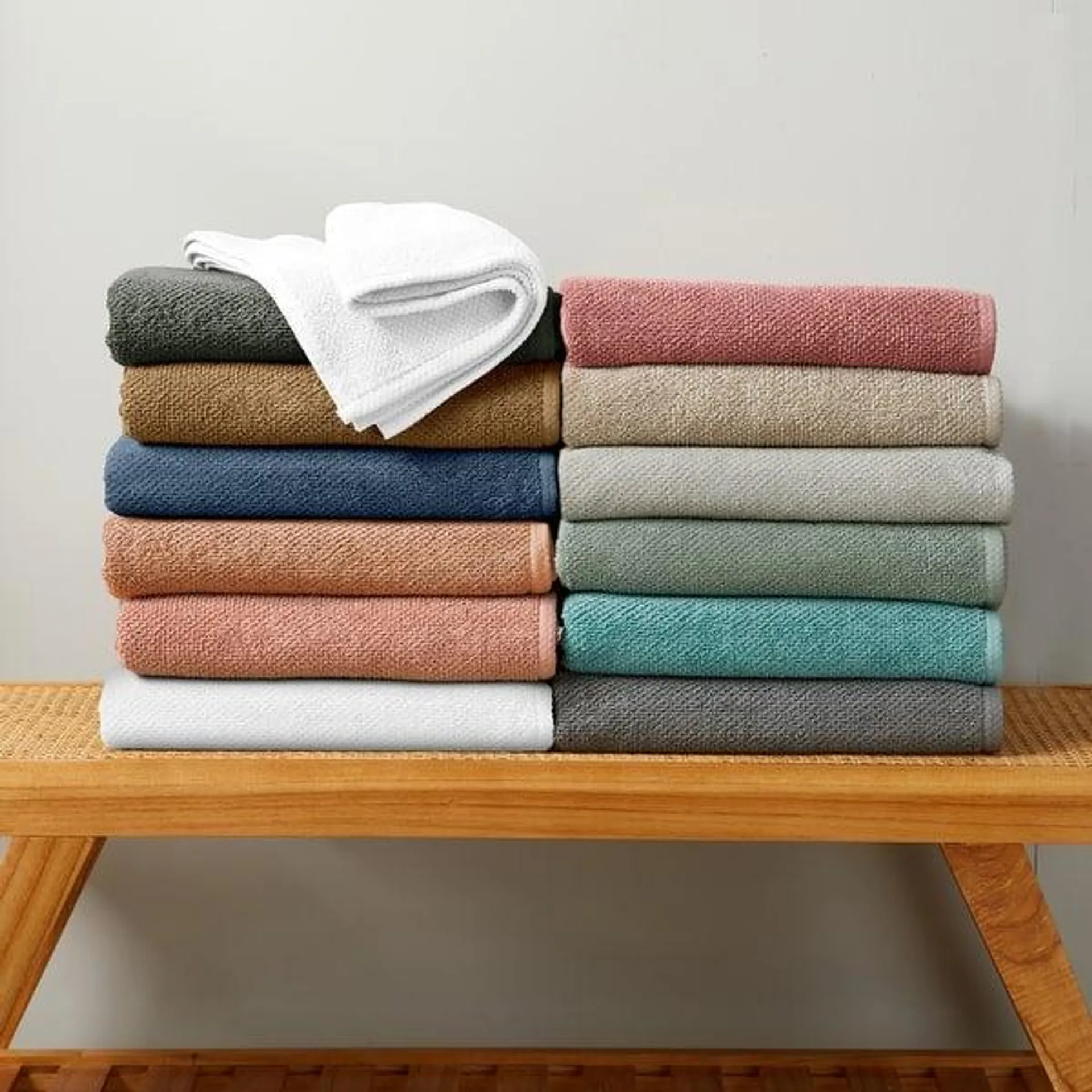 Linery & Co. Cotton Popcorn Texture Bath Towel