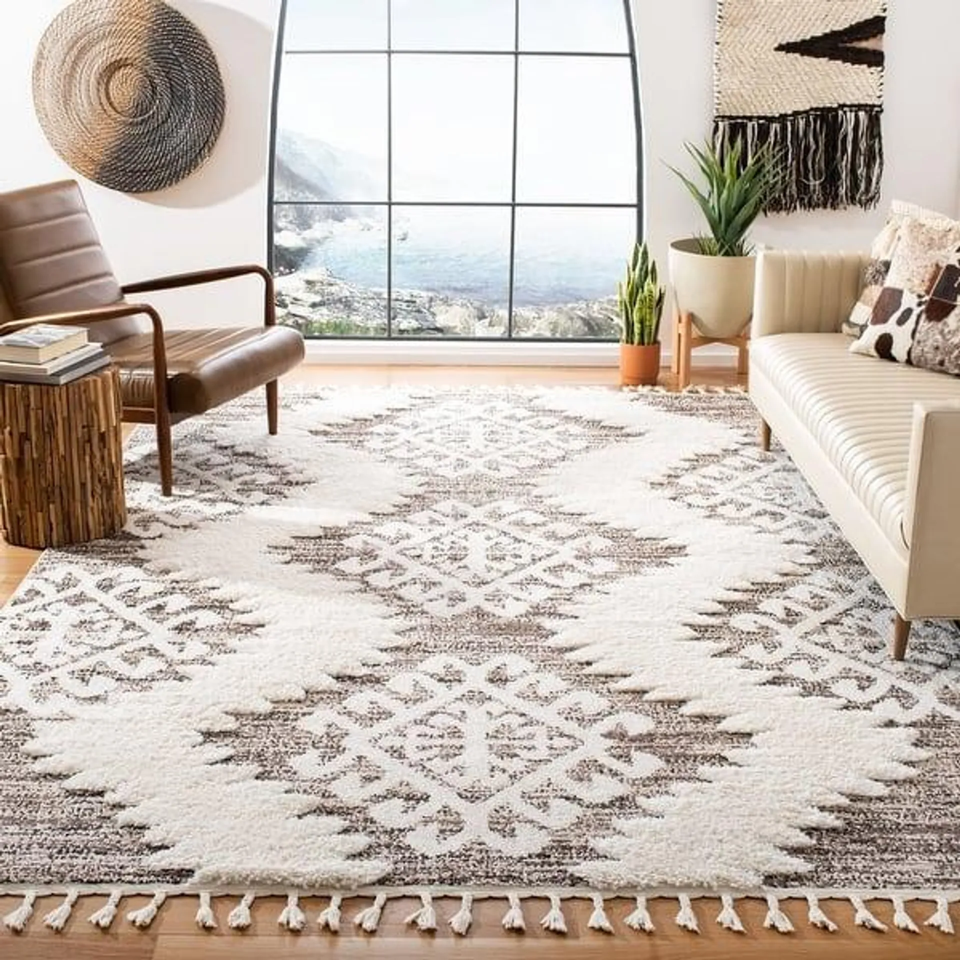 SAFAVIEH Moroccan Tassel Shag Iulieana Boho Tribal 2-inch Thick Rug