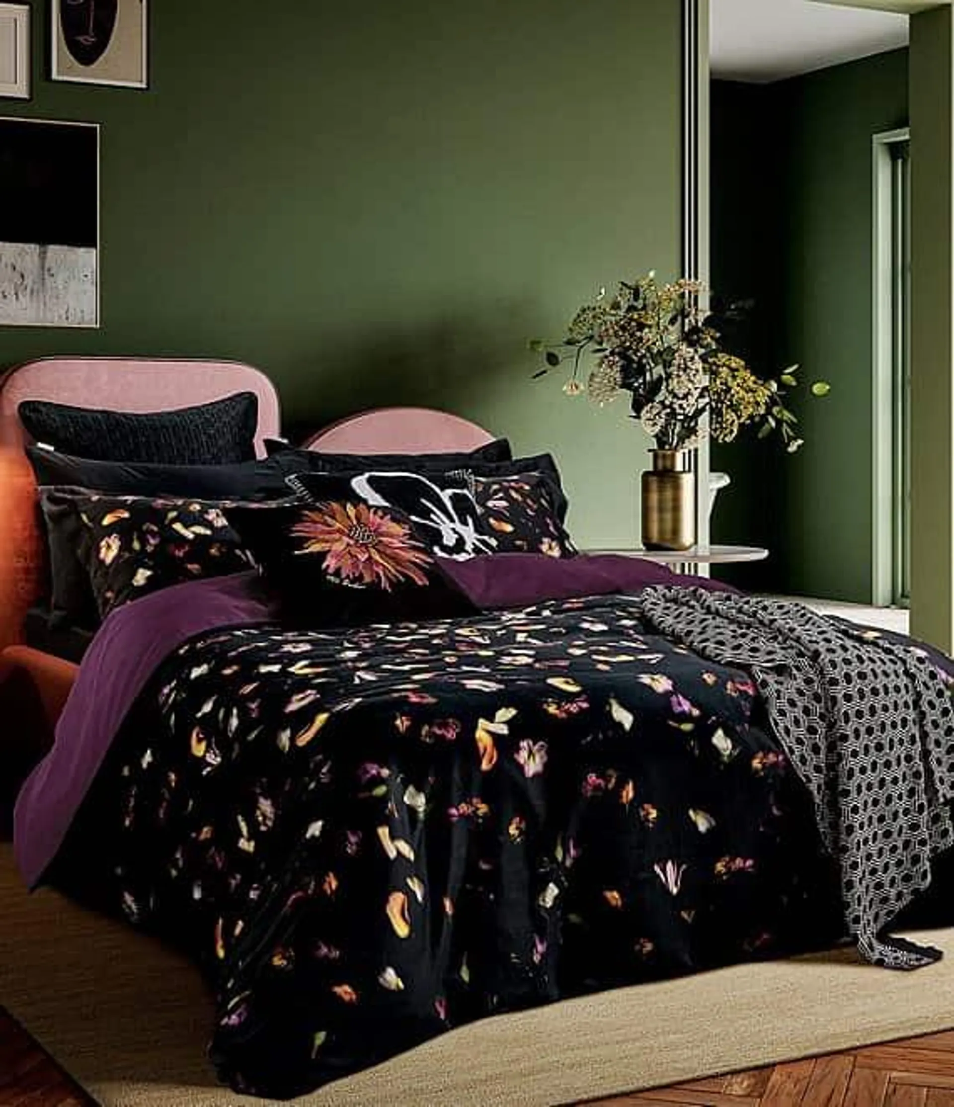 Scattered Floral Printed Comforter Mini Set