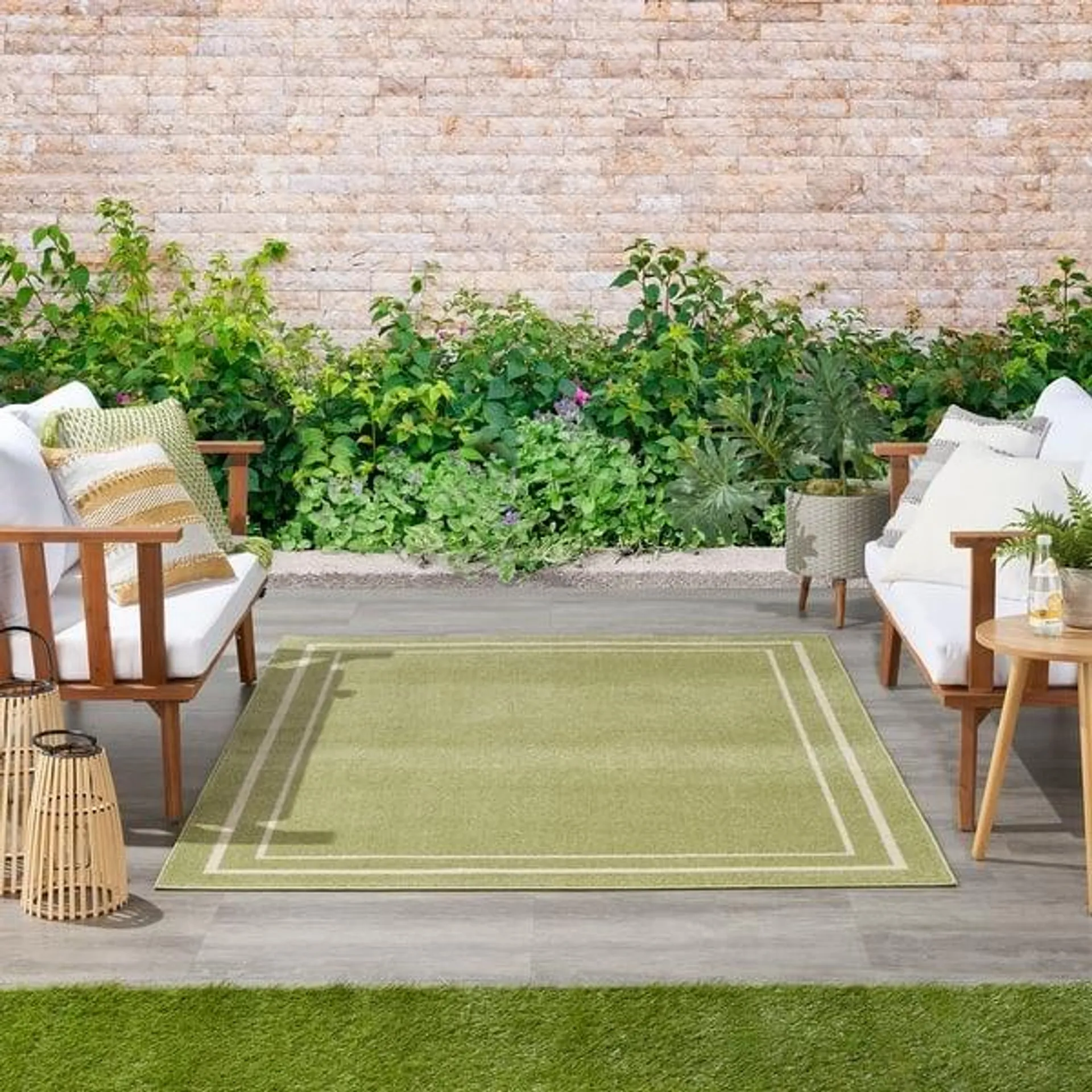 Nourison Essentials Indoor/Outdoor Solid Area Rug