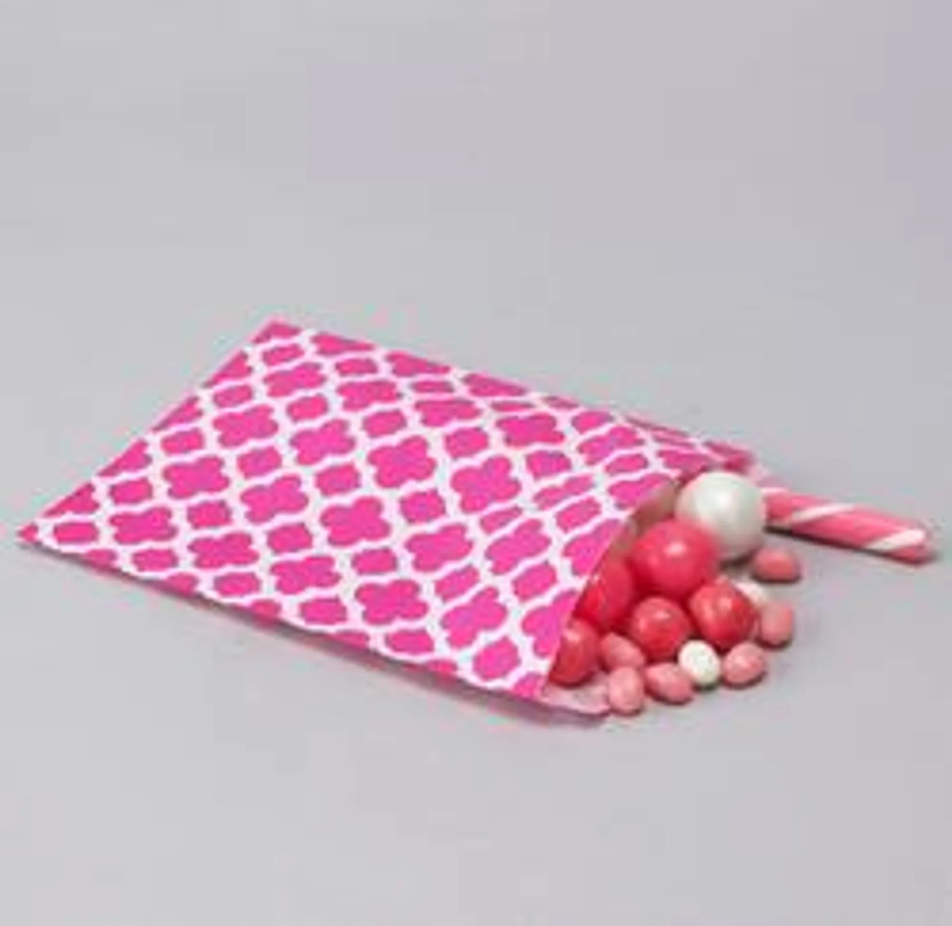 Fuchsia Quatrefoil Paper Treat Bags (Package of 10 pieces)