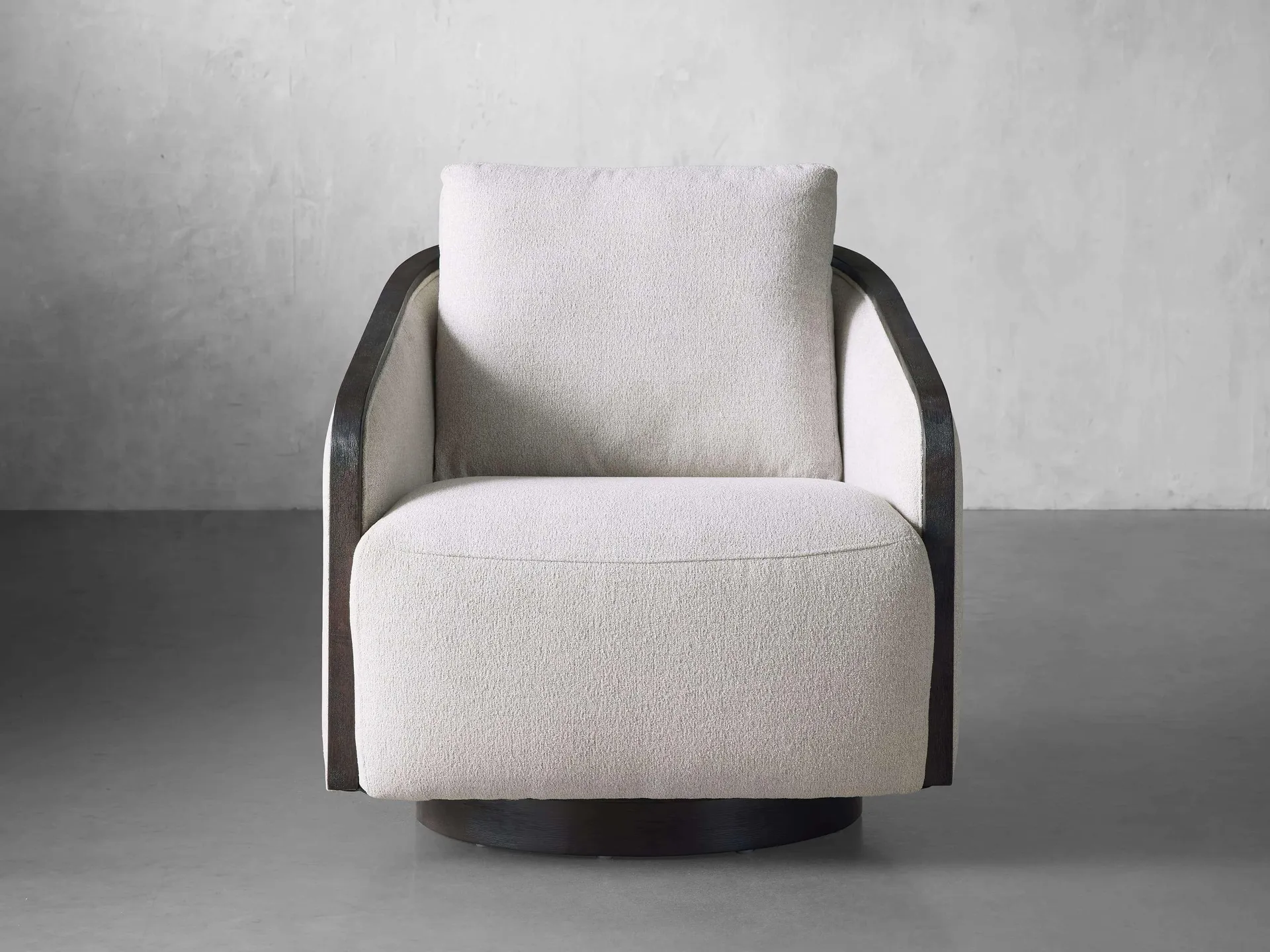 Pomona Swivel Chair in Cushing Frost