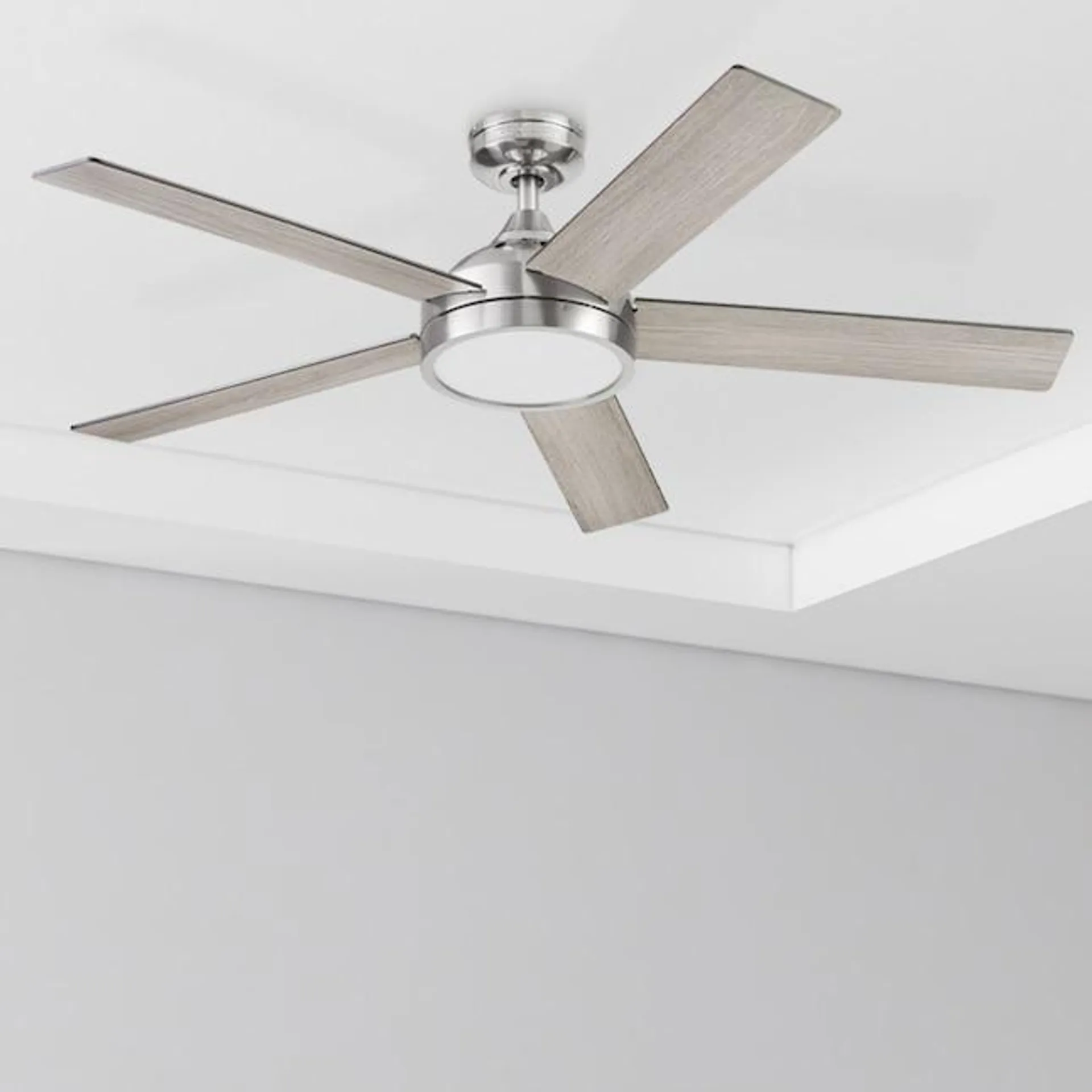 Harbor Breeze Camden 52-in Brushed Nickel with Driftwood/Espresso Blades Indoor Ceiling Fan with Light and Remote (5-Blade)